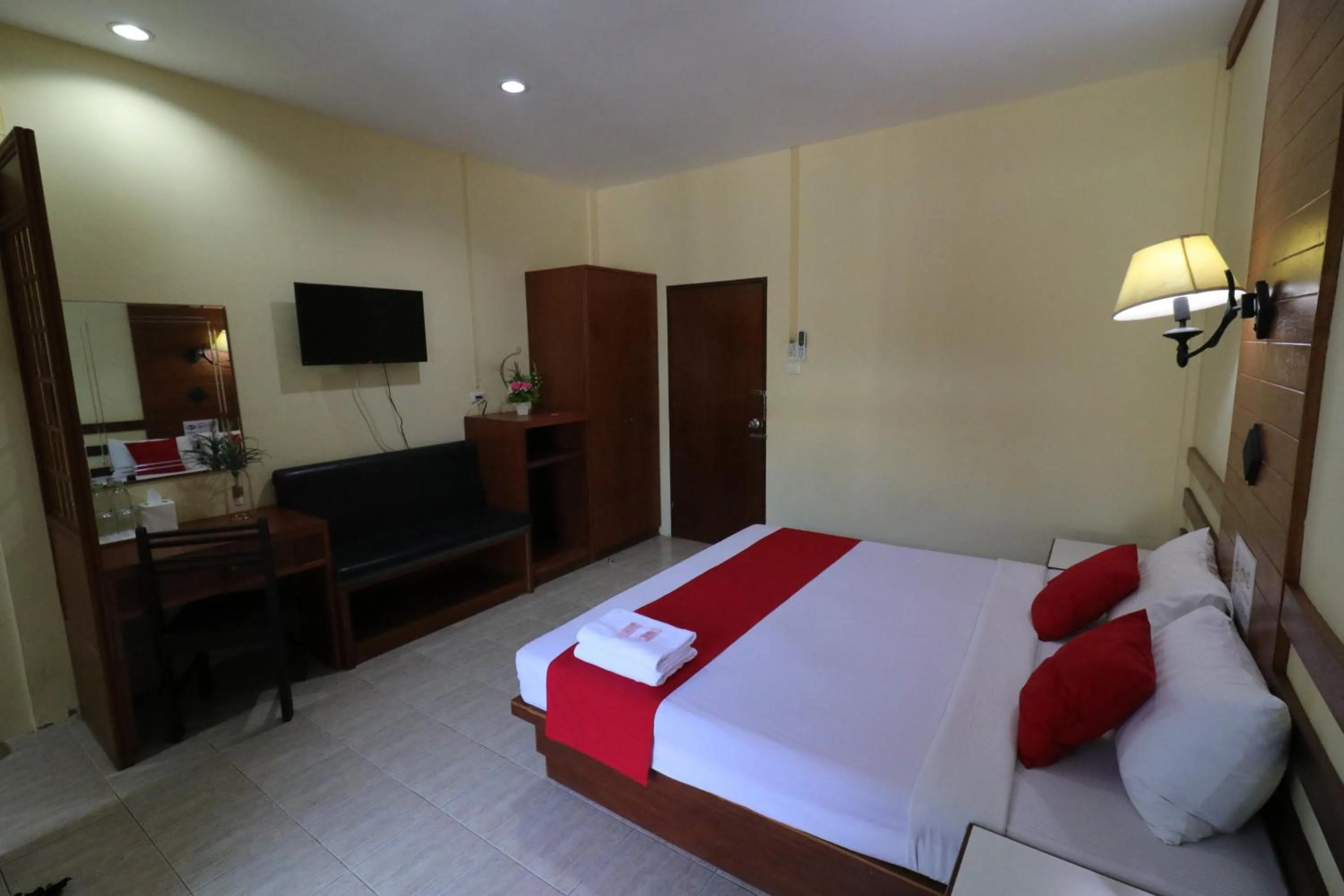 Bed in Baan Nat The Village