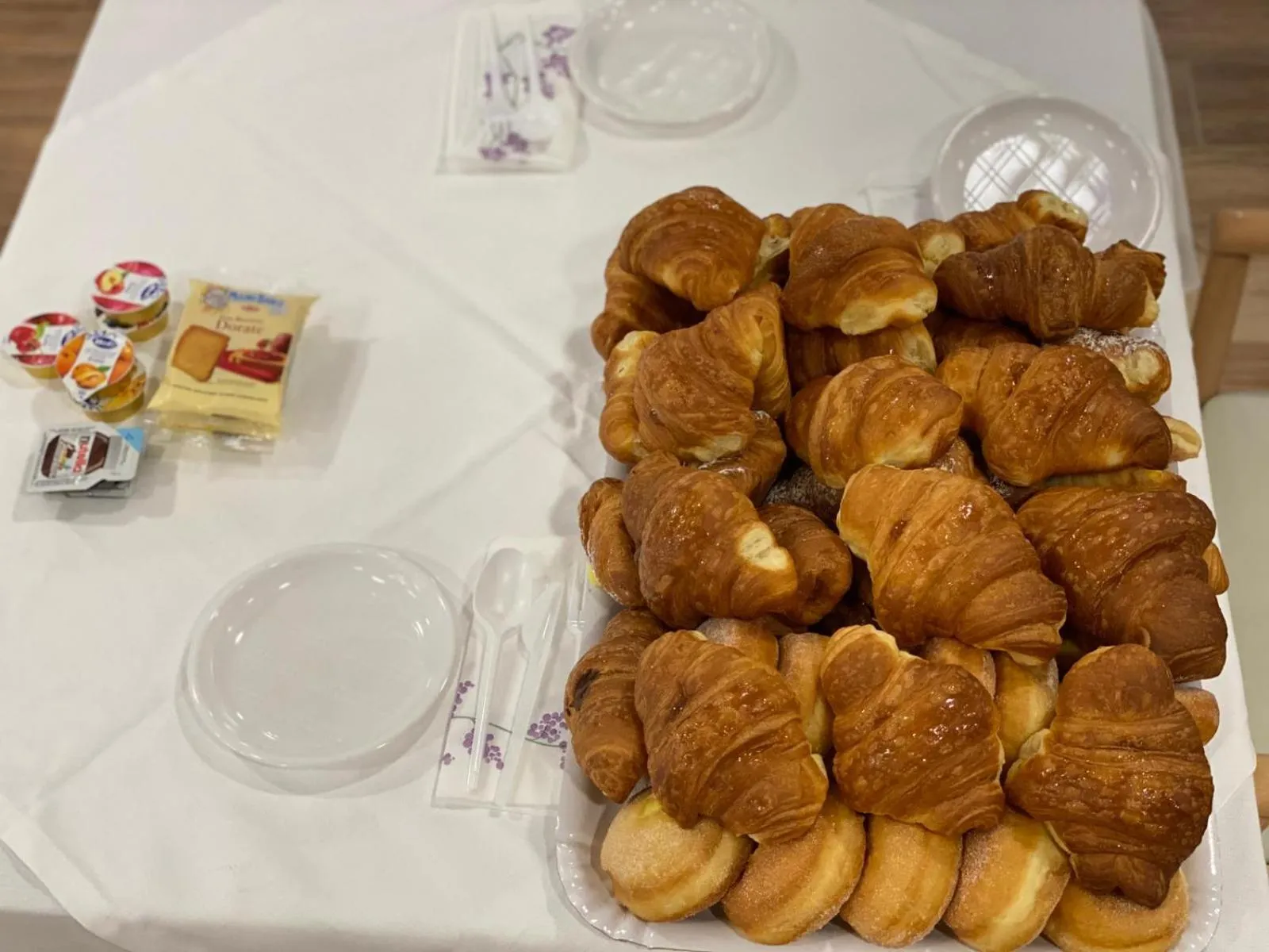 Breakfast in Acquaviva Experience B&B