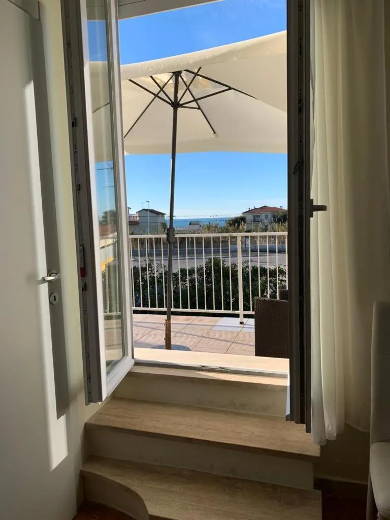 Day in Acquaviva Experience B&B