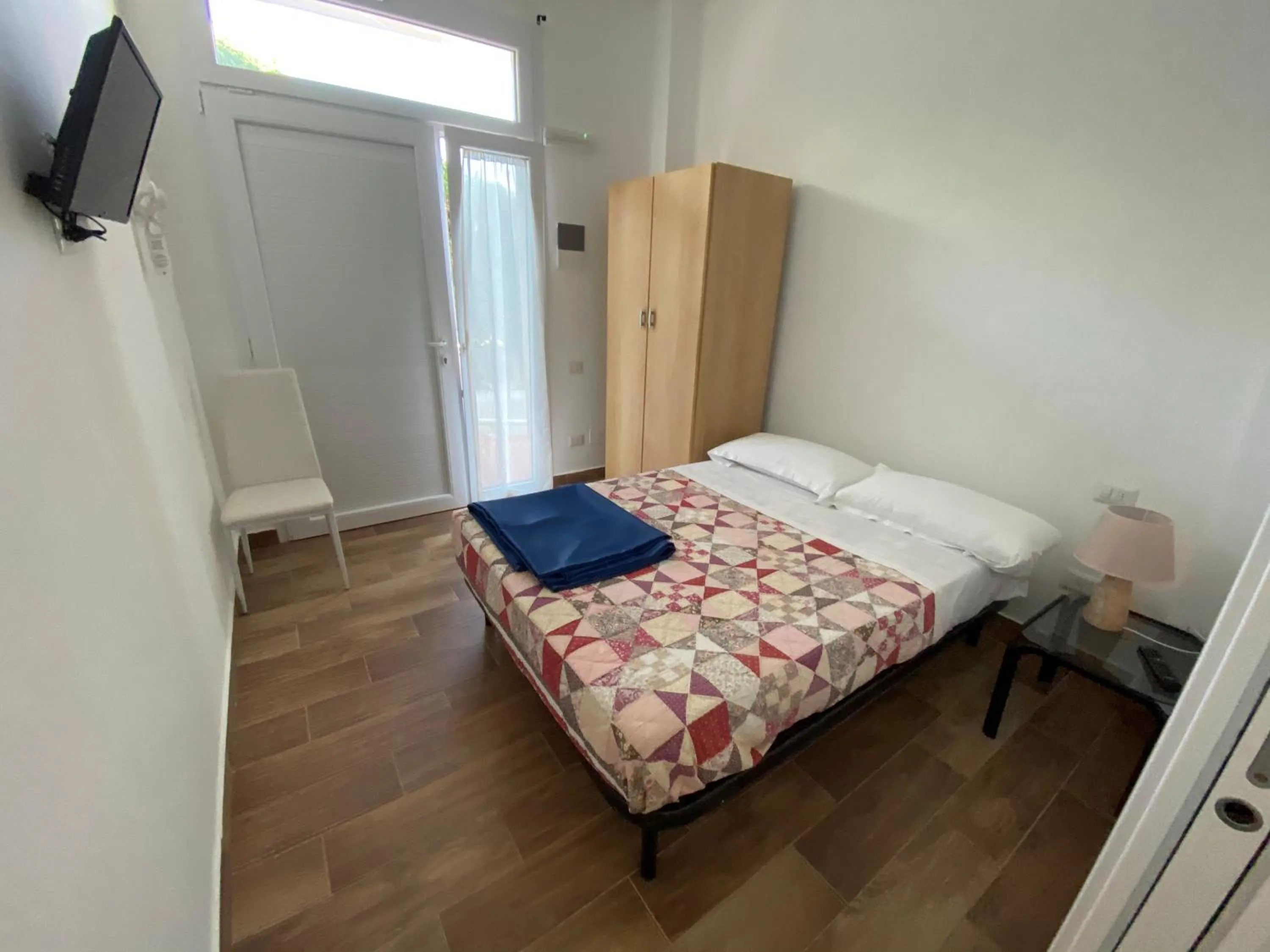 Summer, Bed in Acquaviva Experience B&B