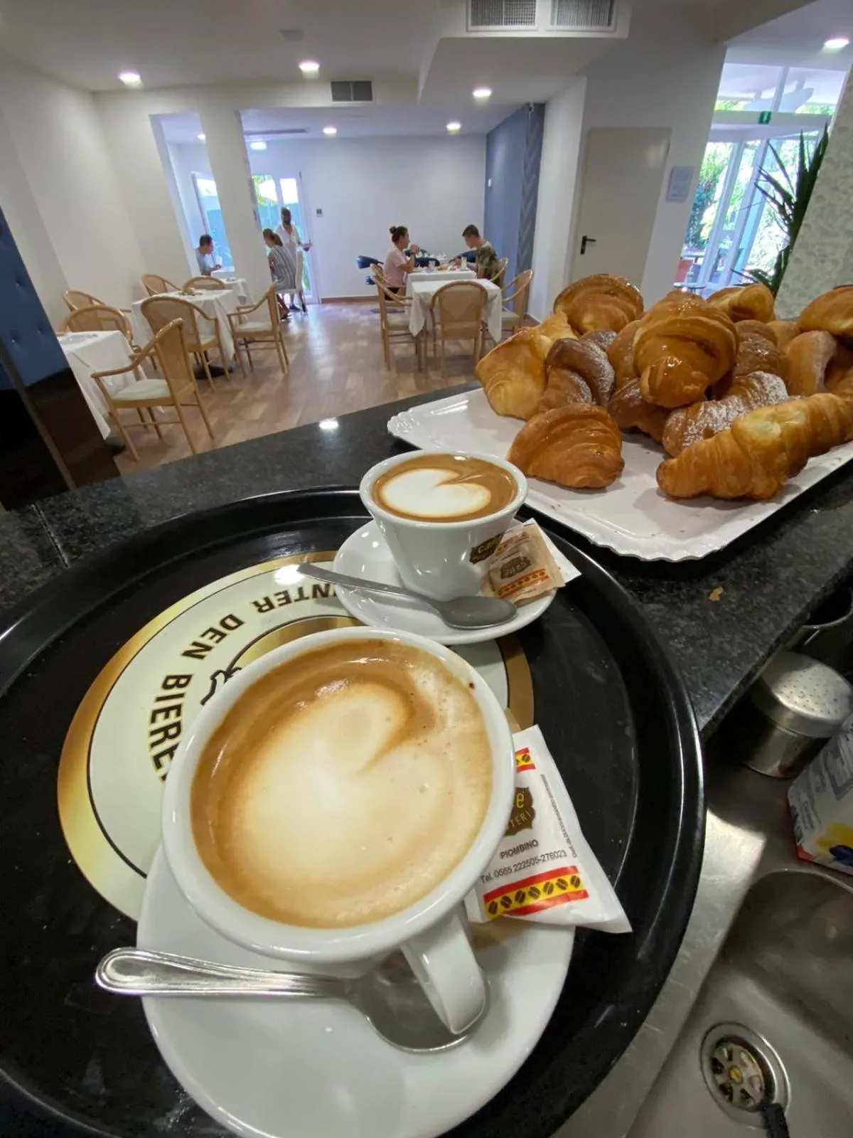 Breakfast in Acquaviva Experience B&B