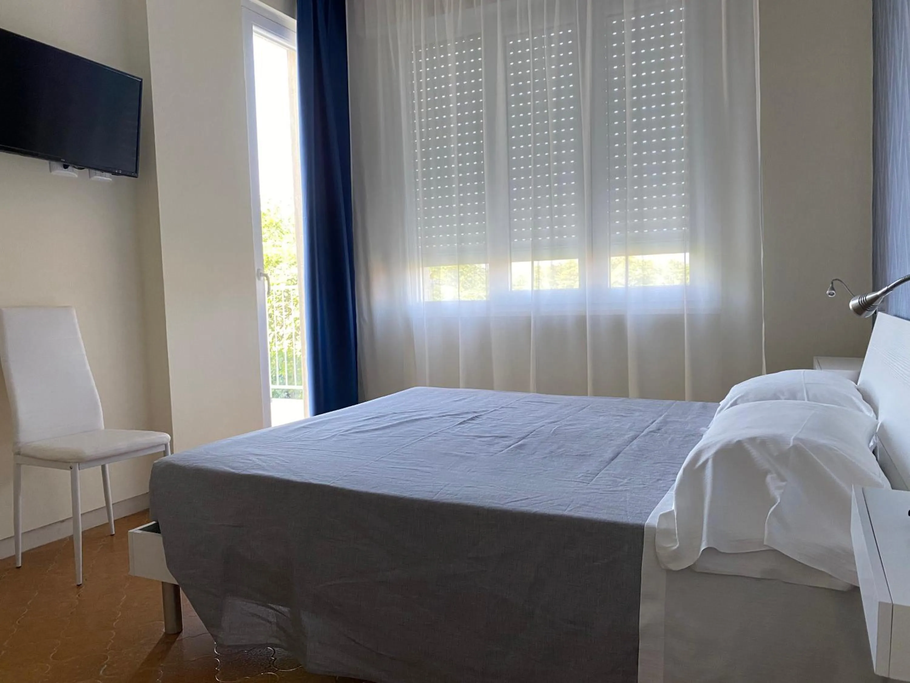 Day, Bed in Acquaviva Experience B&B