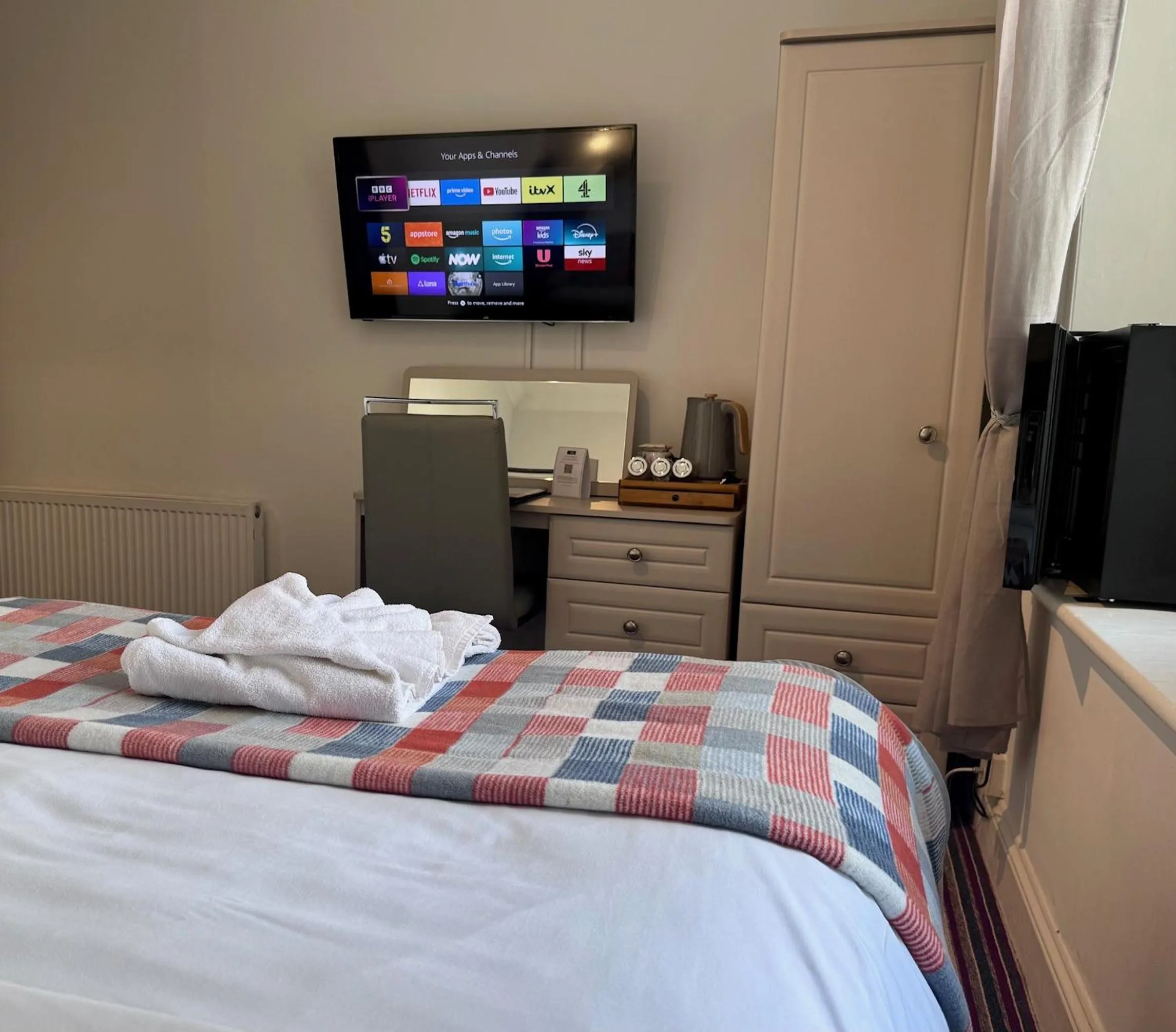 Bed in Luccombe Hall Hotel