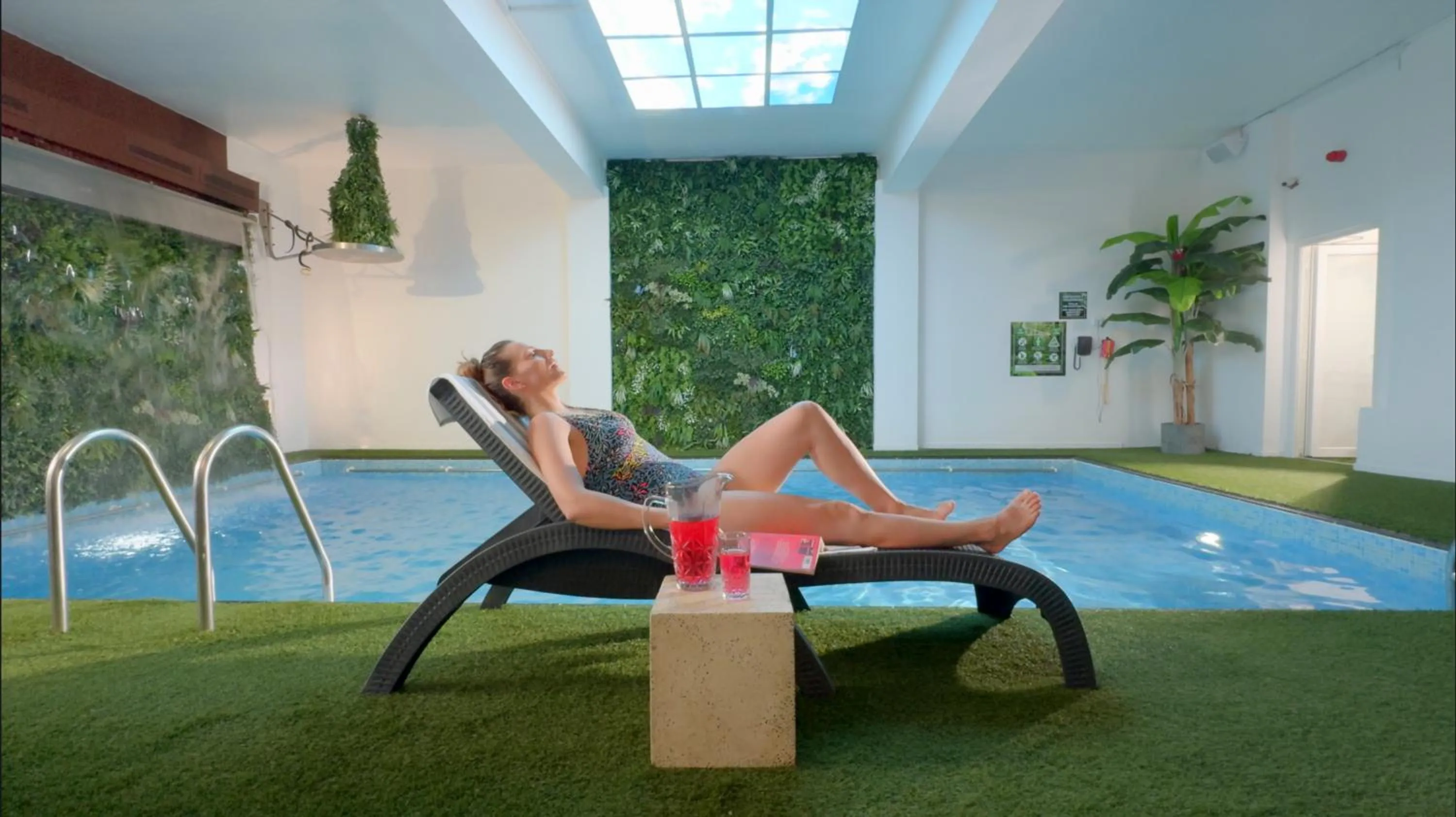 Swimming pool in Luccombe Hall Hotel