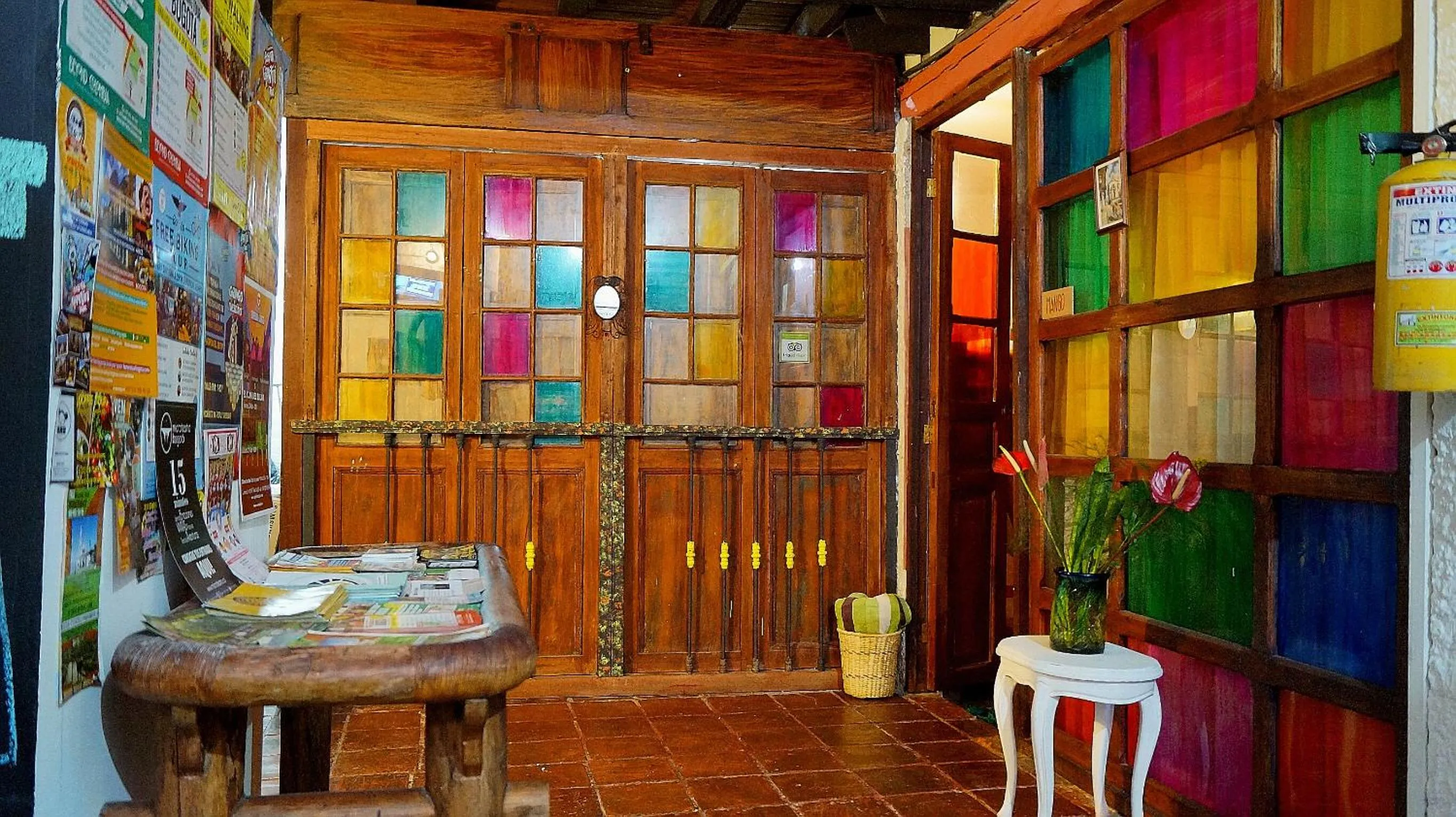Property building in Lima Limon Candelaria Hostel