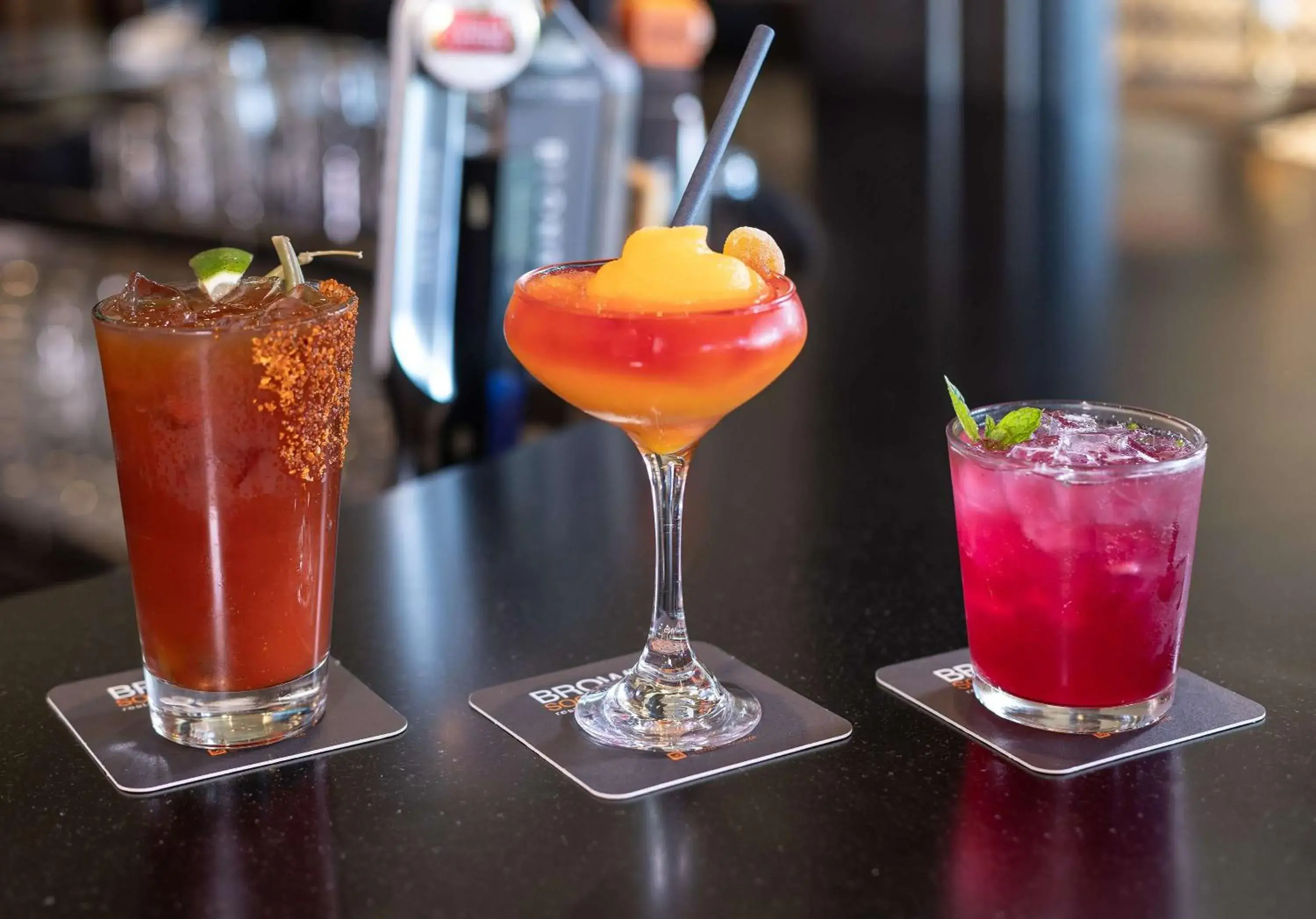 Lounge or bar in Best Western Plus Tin Wis Resort Lounge or bar in Best Western Plus Tin Wis Resort