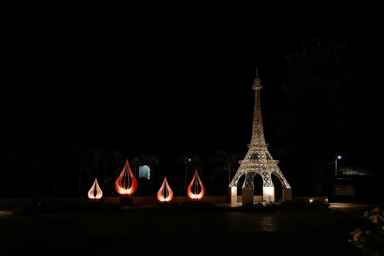 Property building in Seven Sky Clarks Exotica