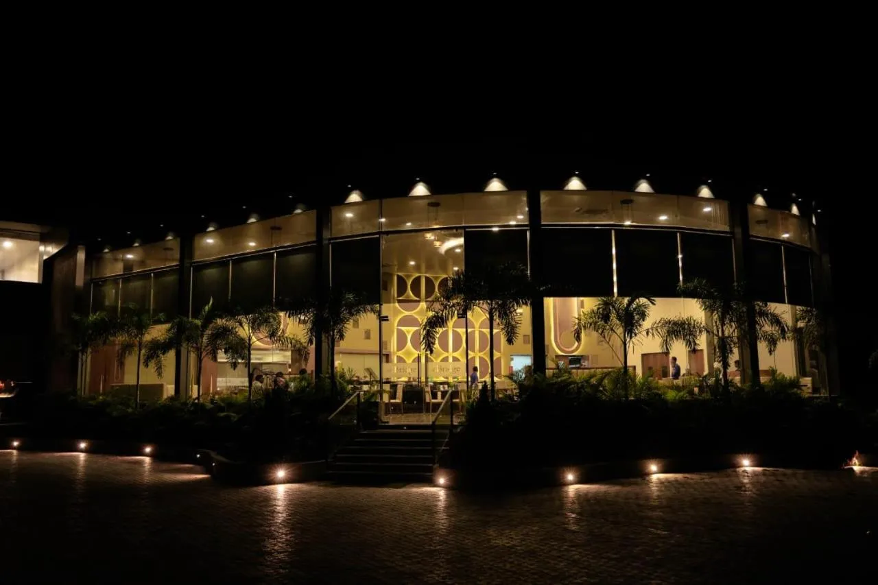 Restaurant/places to eat in Seven Sky Clarks Exotica