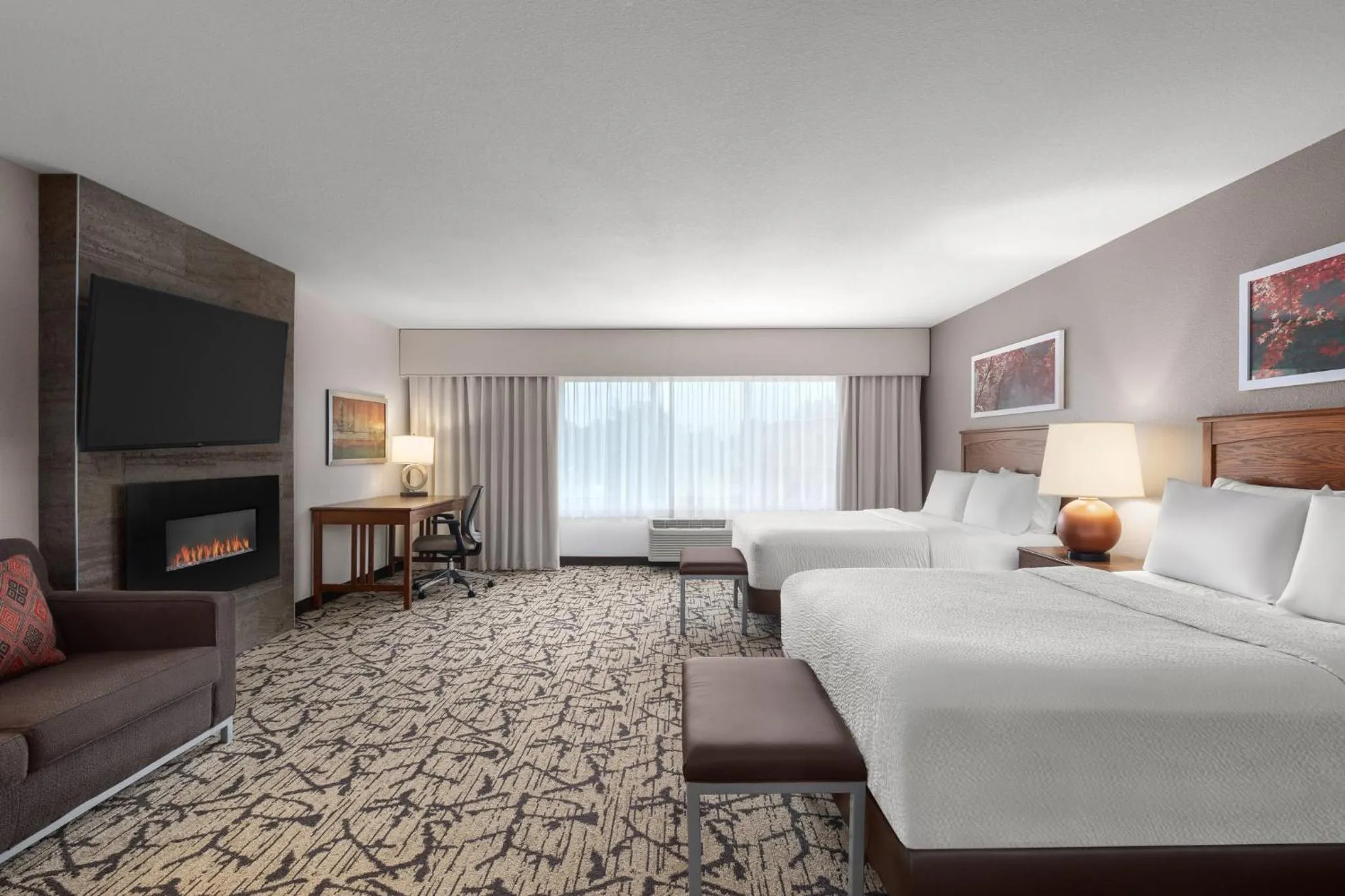 Bedroom, Bed in Holiday Inn Stevens Point - Convention Center by IHG