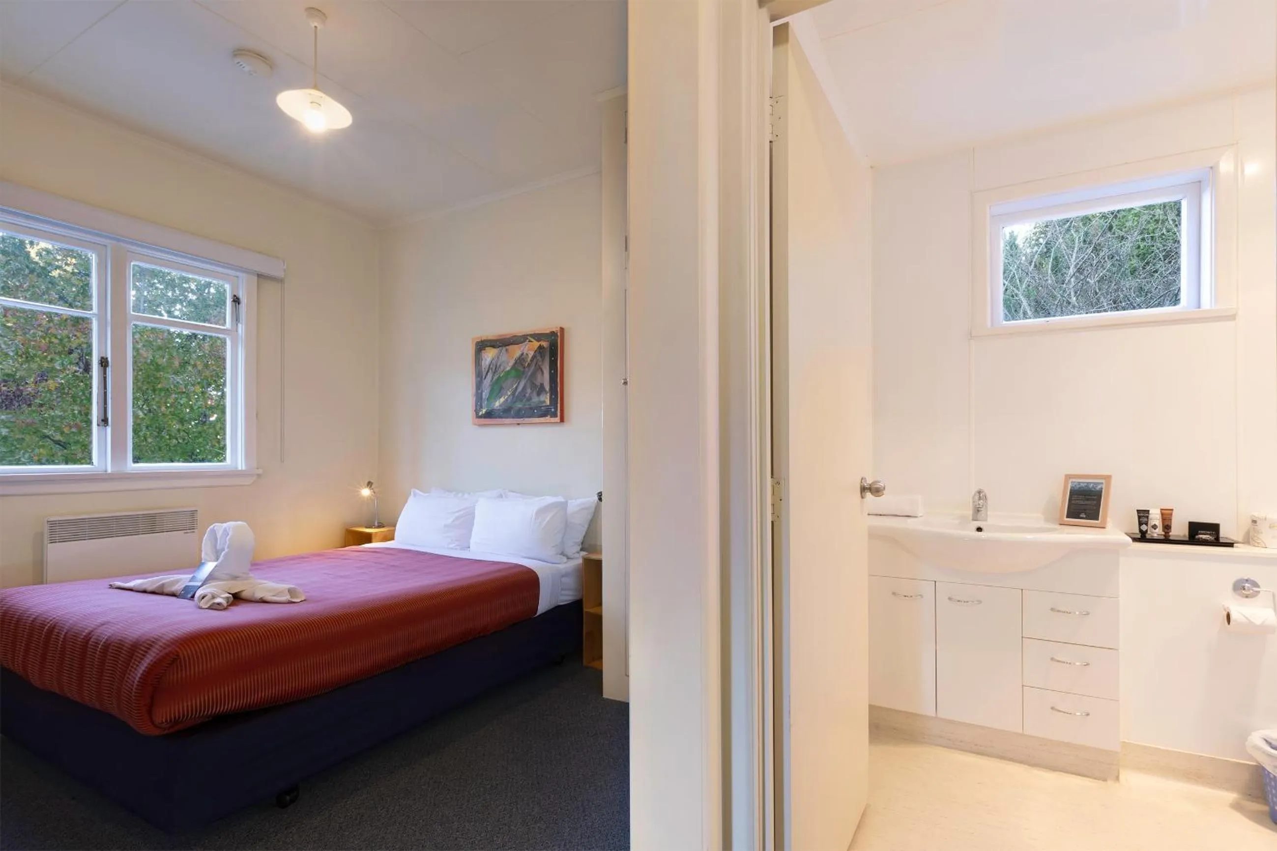 Bed in Pinewood Queenstown