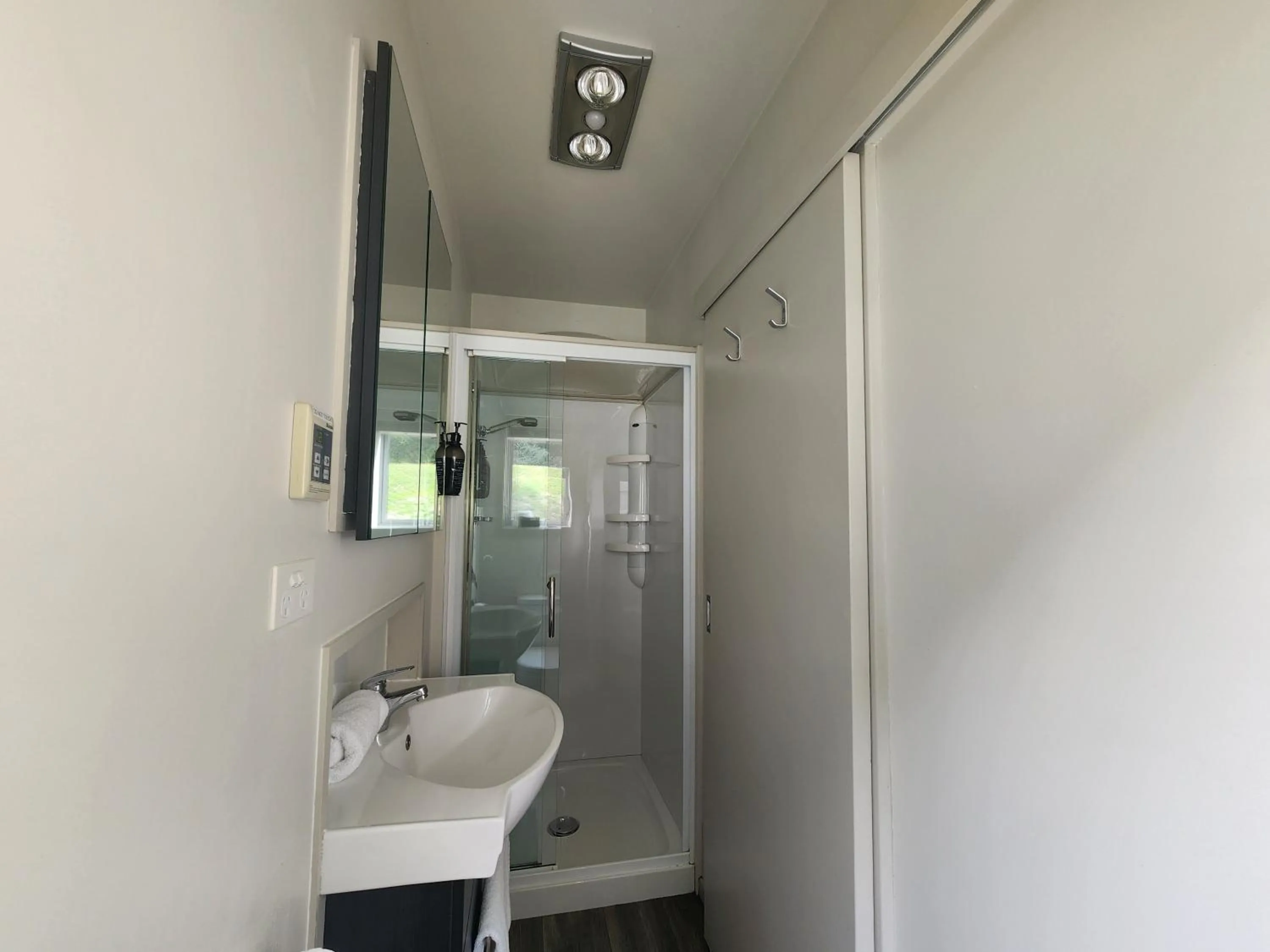 Shower in Pinewood Queenstown