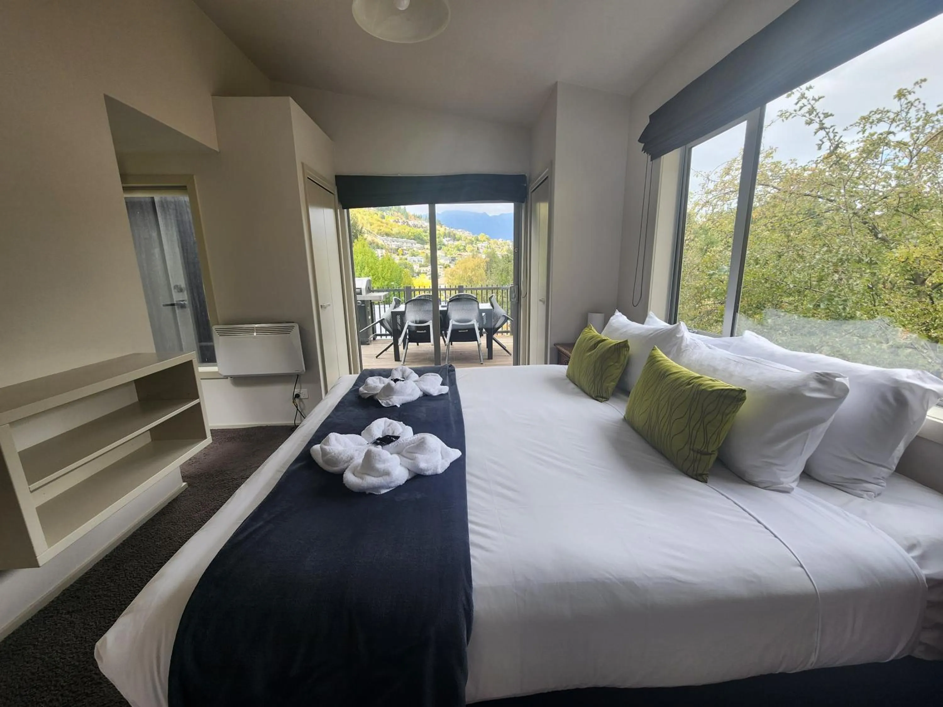 Bed in Pinewood Queenstown