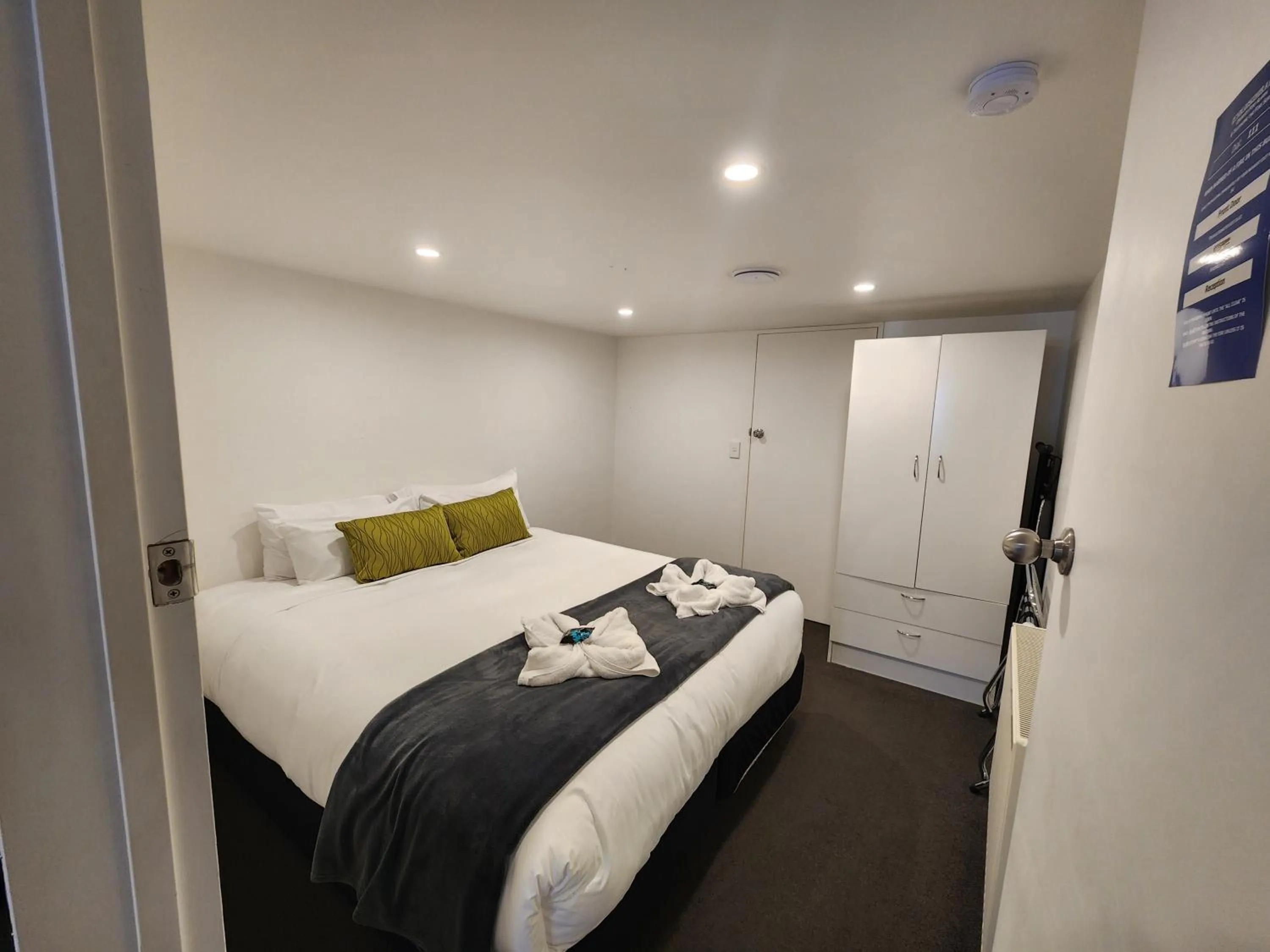 Bed in Pinewood Queenstown