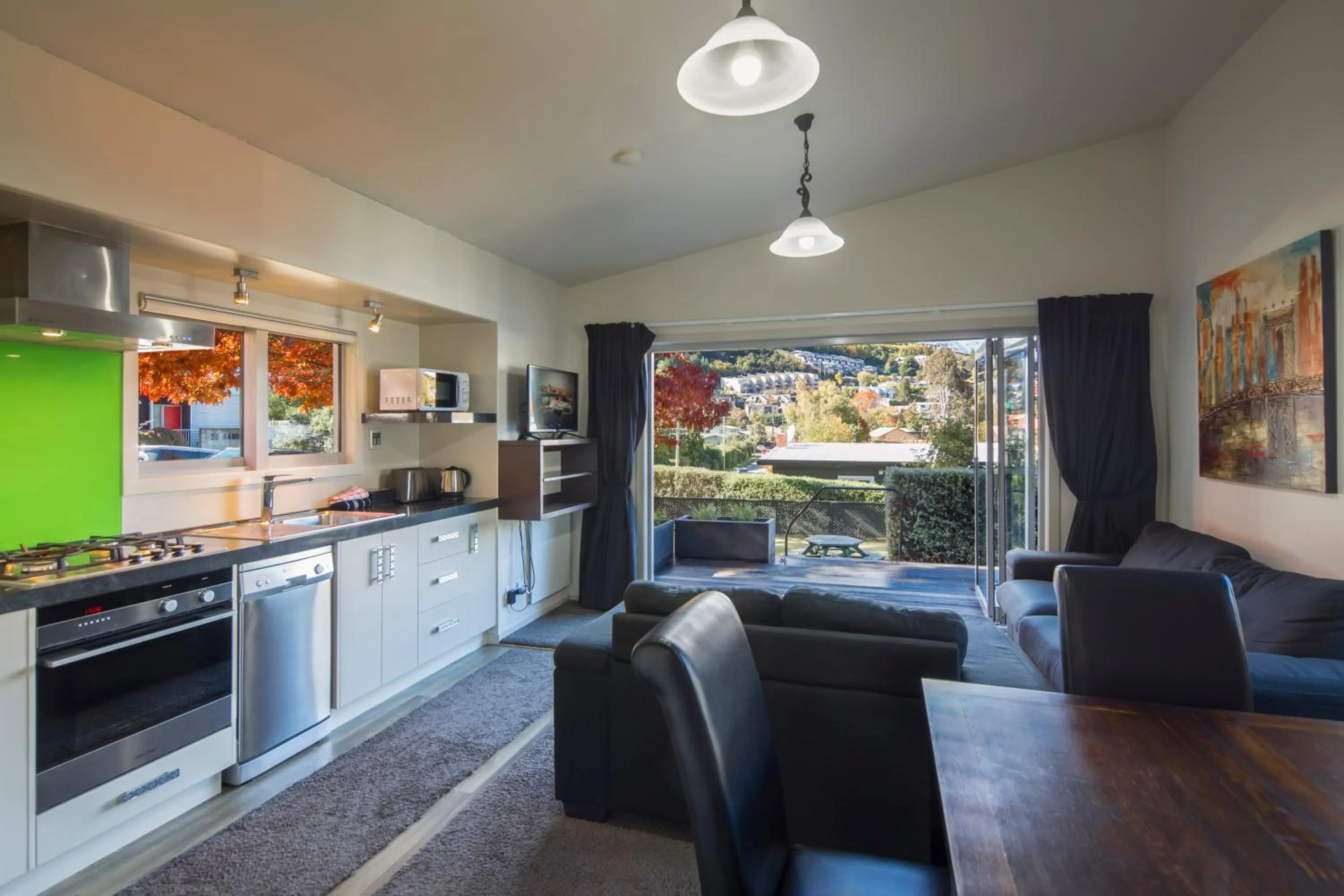 Kitchen or kitchenette in Pinewood Queenstown