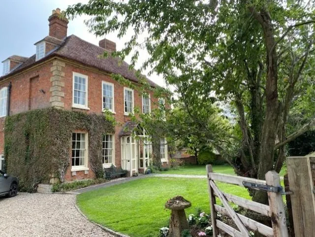Property building in Whitchurch Farm Guesthouse