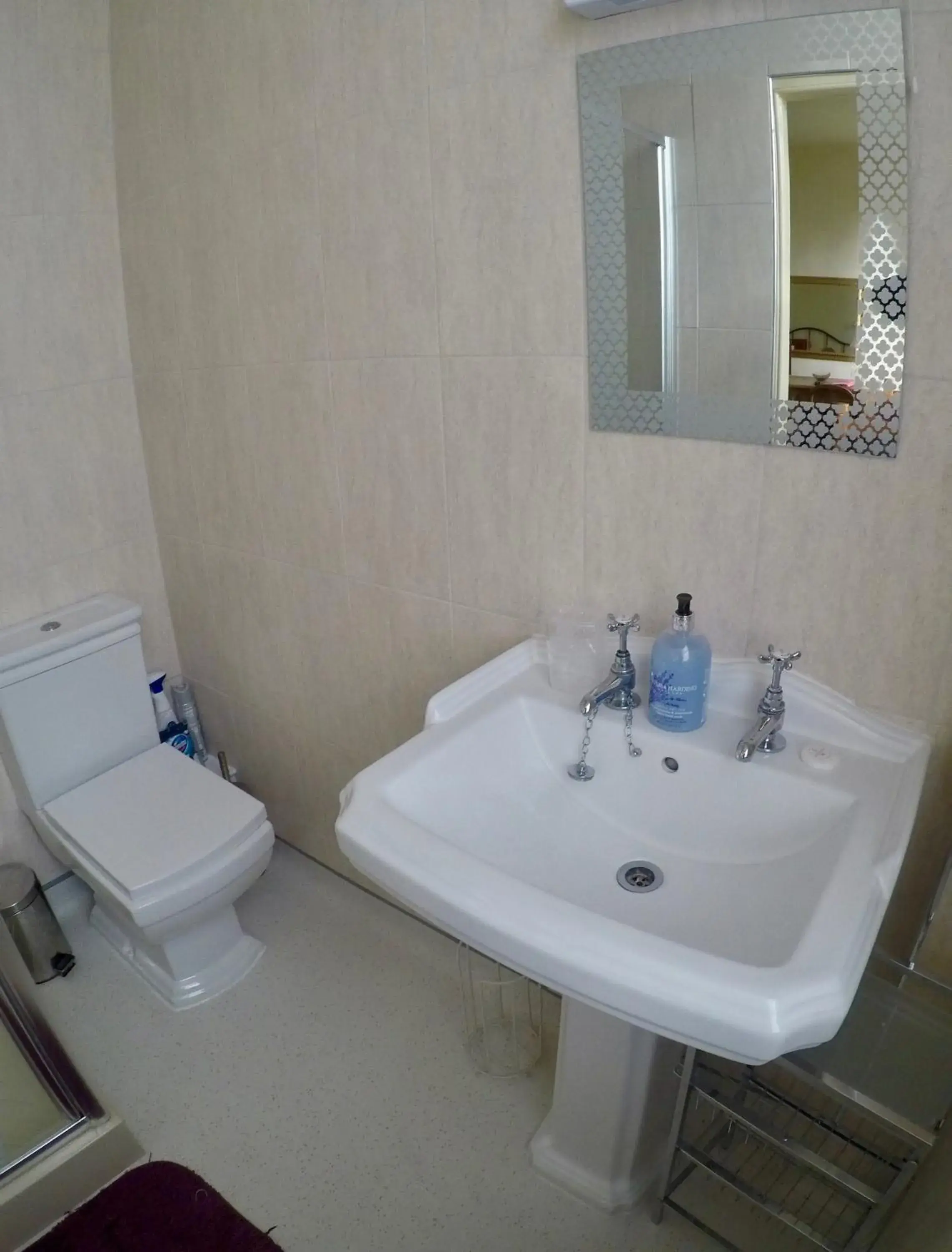 Triple Room in Whitchurch Farm Guesthouse Triple Room in Whitchurch Farm Guesthouse