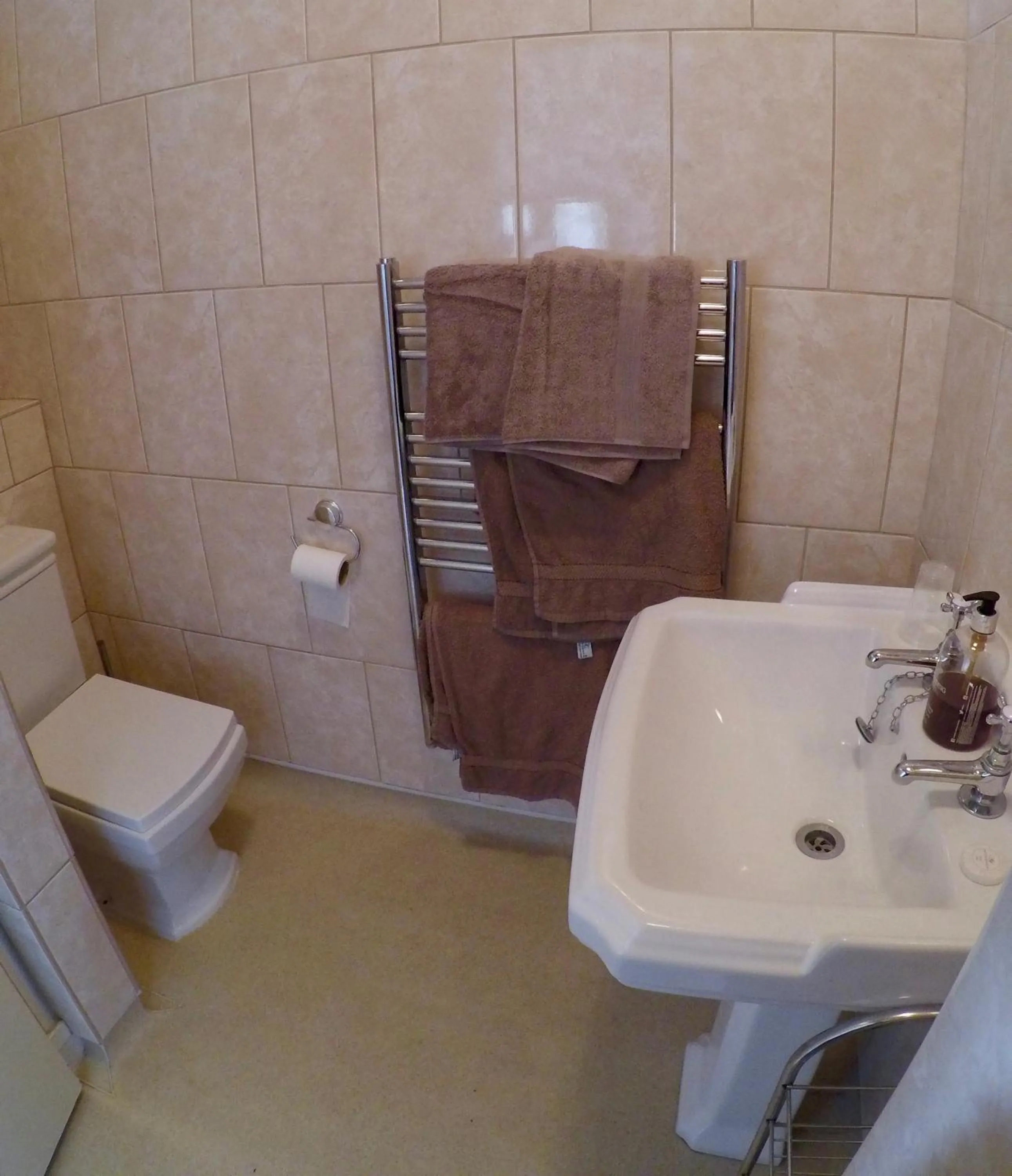Bathroom in Whitchurch Farm Guesthouse