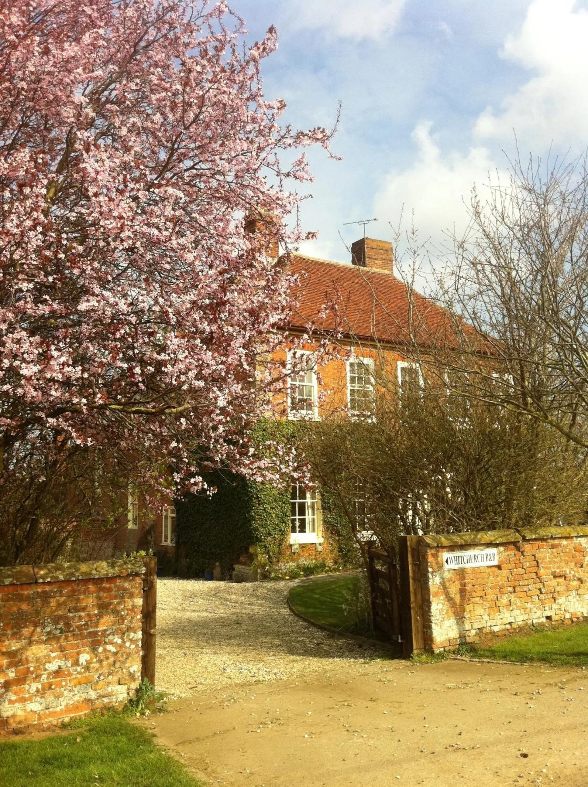 Facade/entrance in Whitchurch Farm Guesthouse
