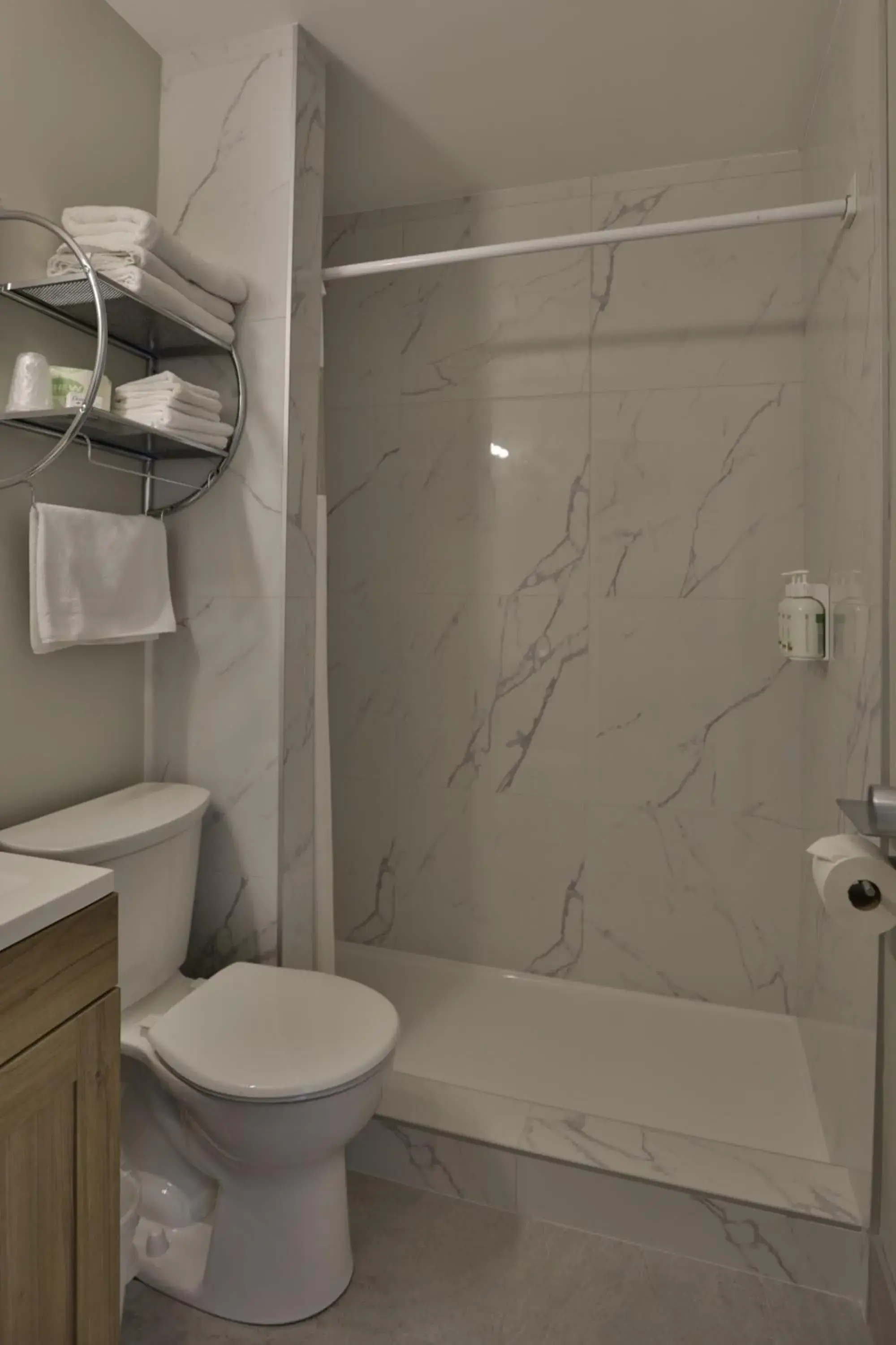 One-Bedroom Suite in Diplomat Motel One-Bedroom Suite in Diplomat Motel