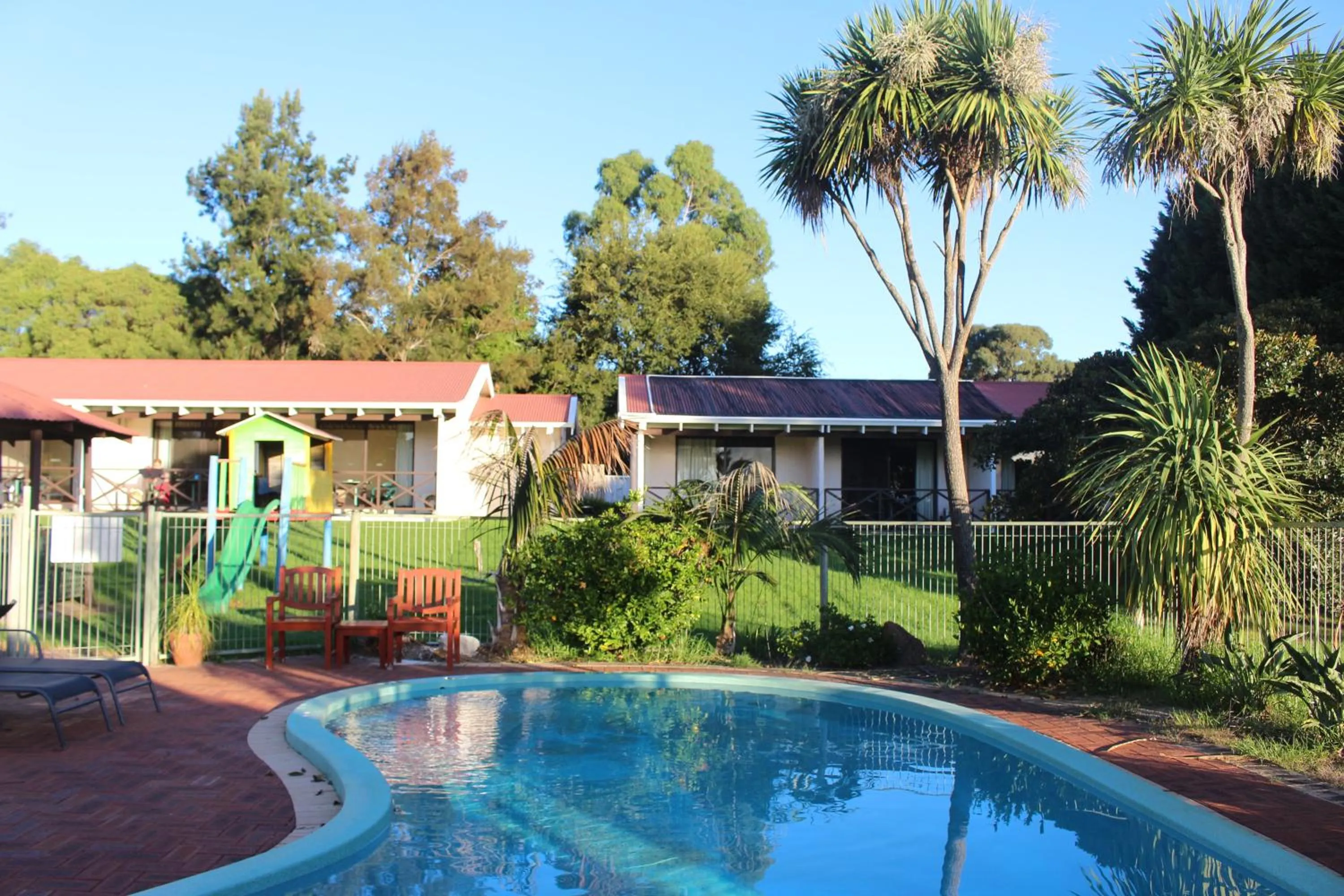 Swimming pool in Karri Forest Motel