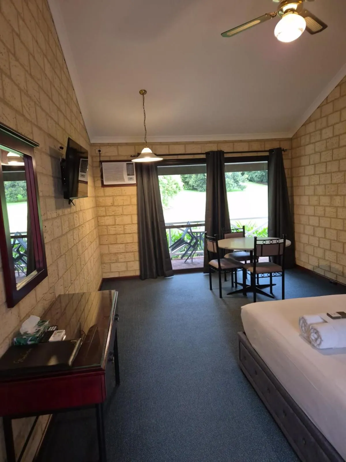 Bed in Karri Forest Motel