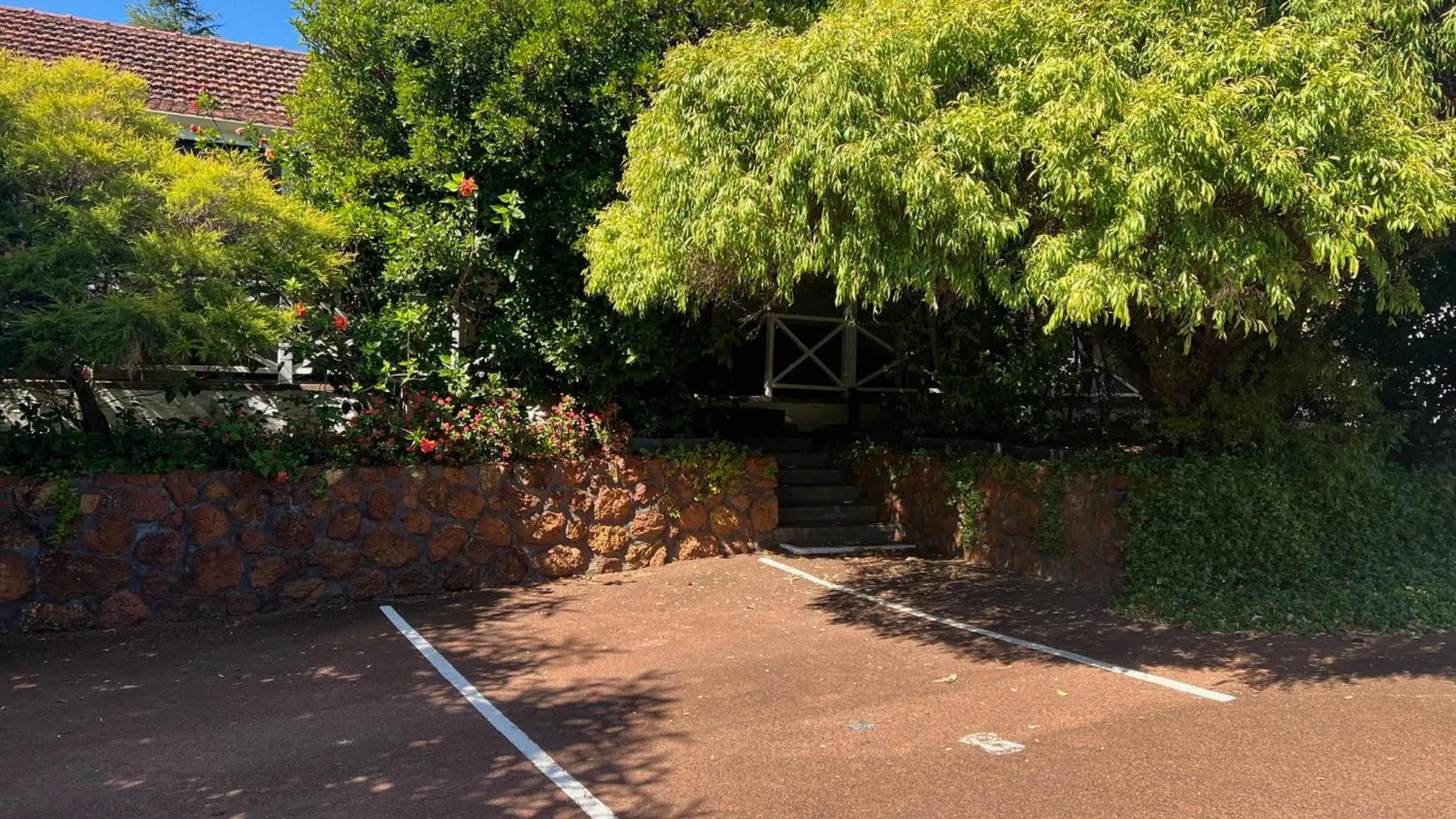 Facade/entrance in Karri Forest Motel