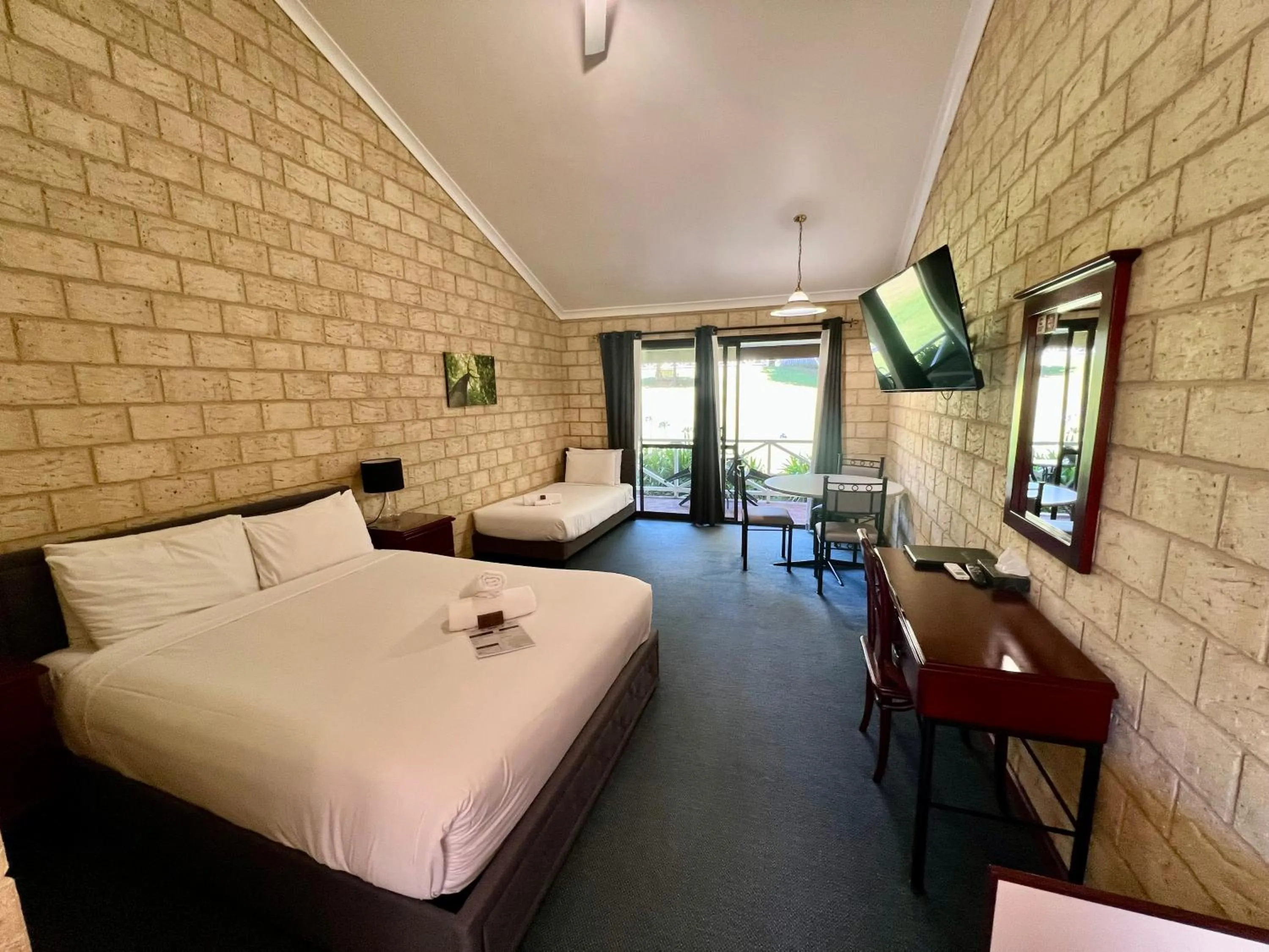 Bed in Karri Forest Motel