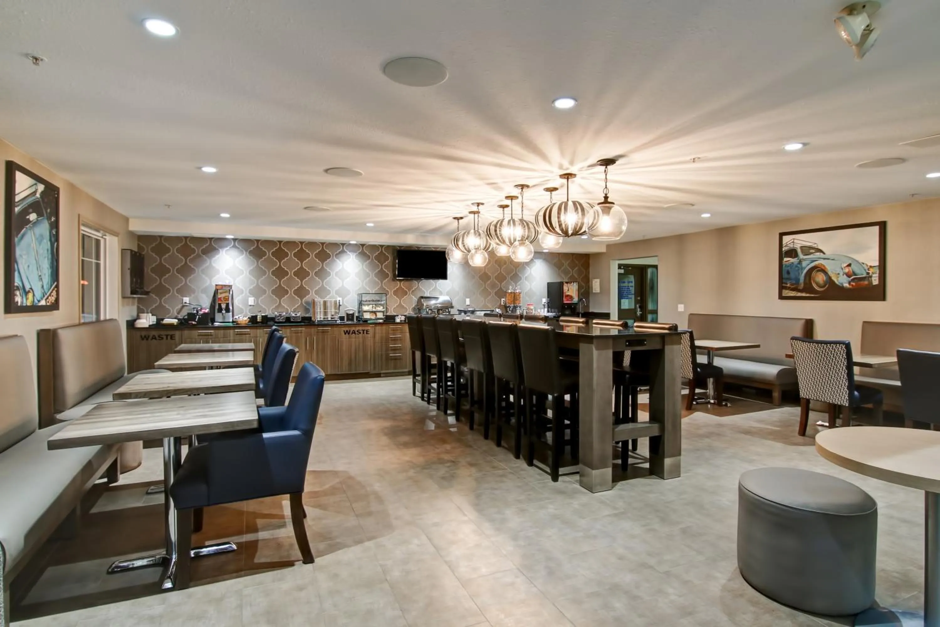 Restaurant/places to eat in Canalta St.Paul