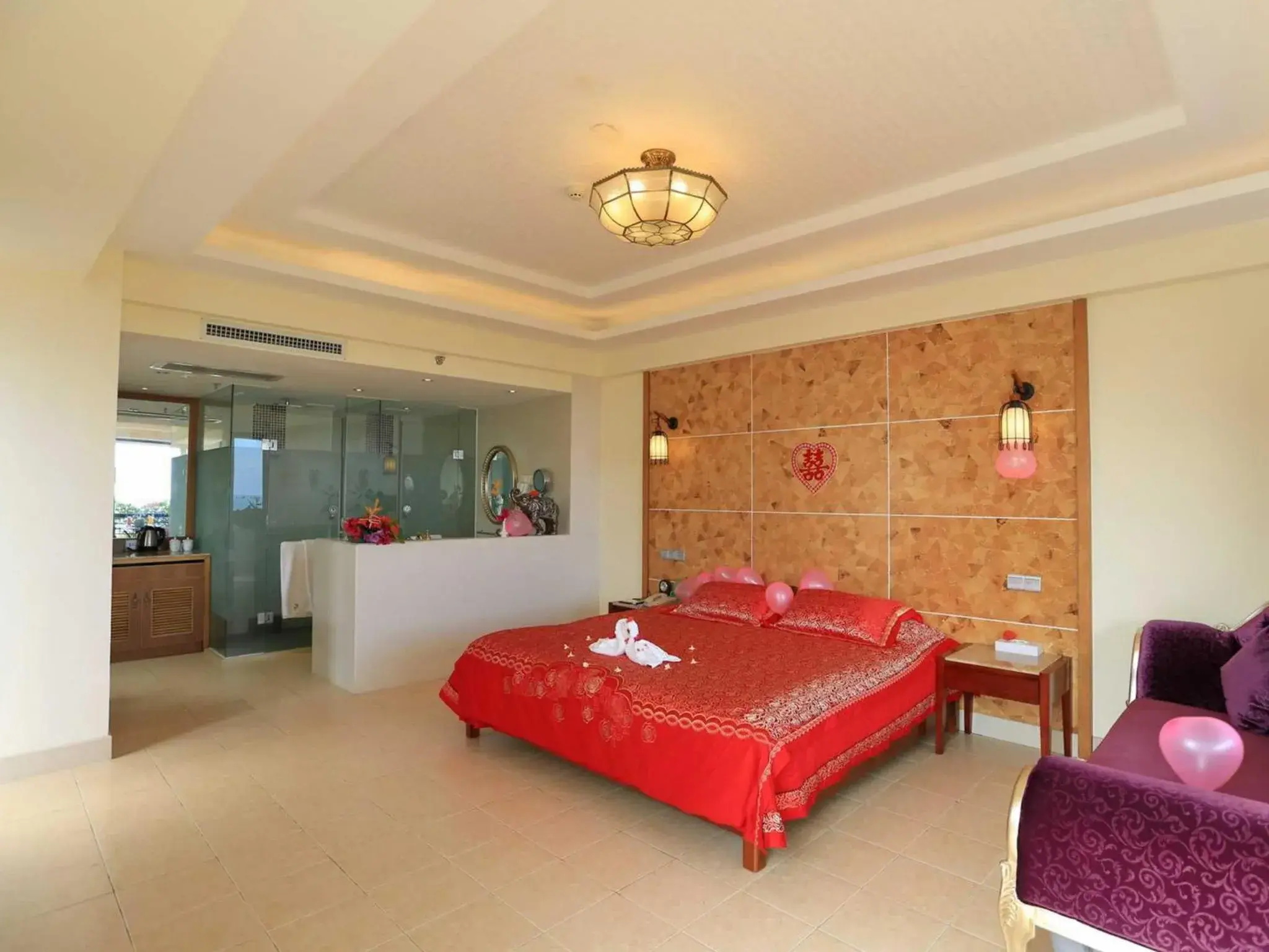 Bedroom, Bed in Palm Beach Resort & Spa Bedroom, Bed in Palm Beach Resort & Spa