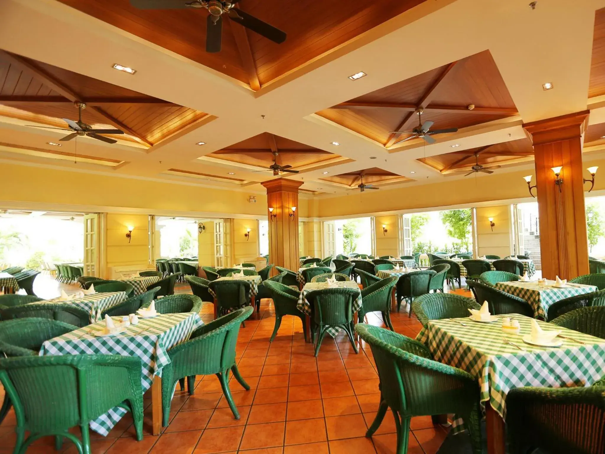 Restaurant/places to eat in Palm Beach Resort & Spa Restaurant/places to eat in Palm Beach Resort & Spa
