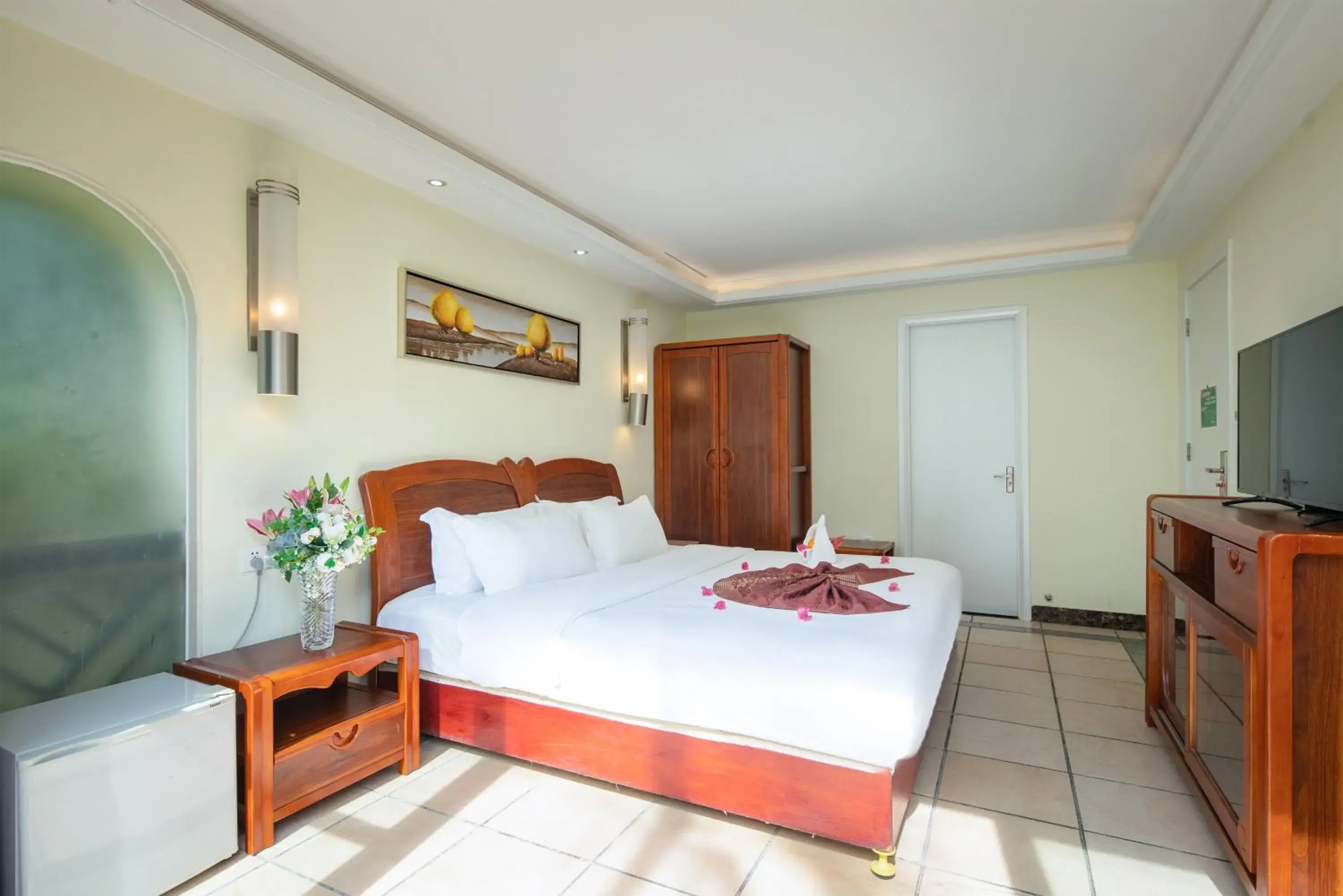 Photo of the whole room, Bed in Palm Beach Resort & Spa Photo of the whole room, Bed in Palm Beach Resort & Spa