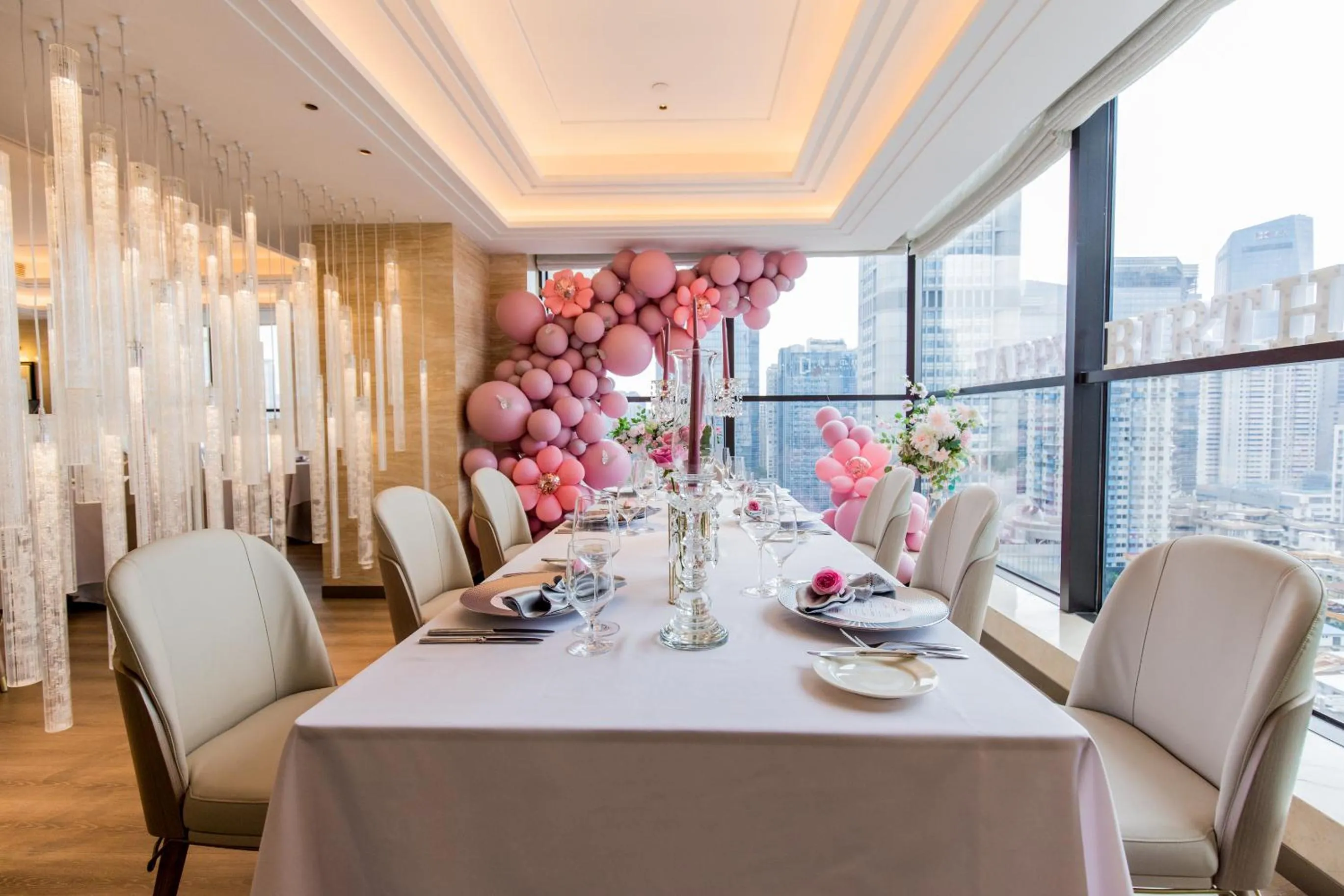 Restaurant/places to eat in Oakwood Premier Guangzhou