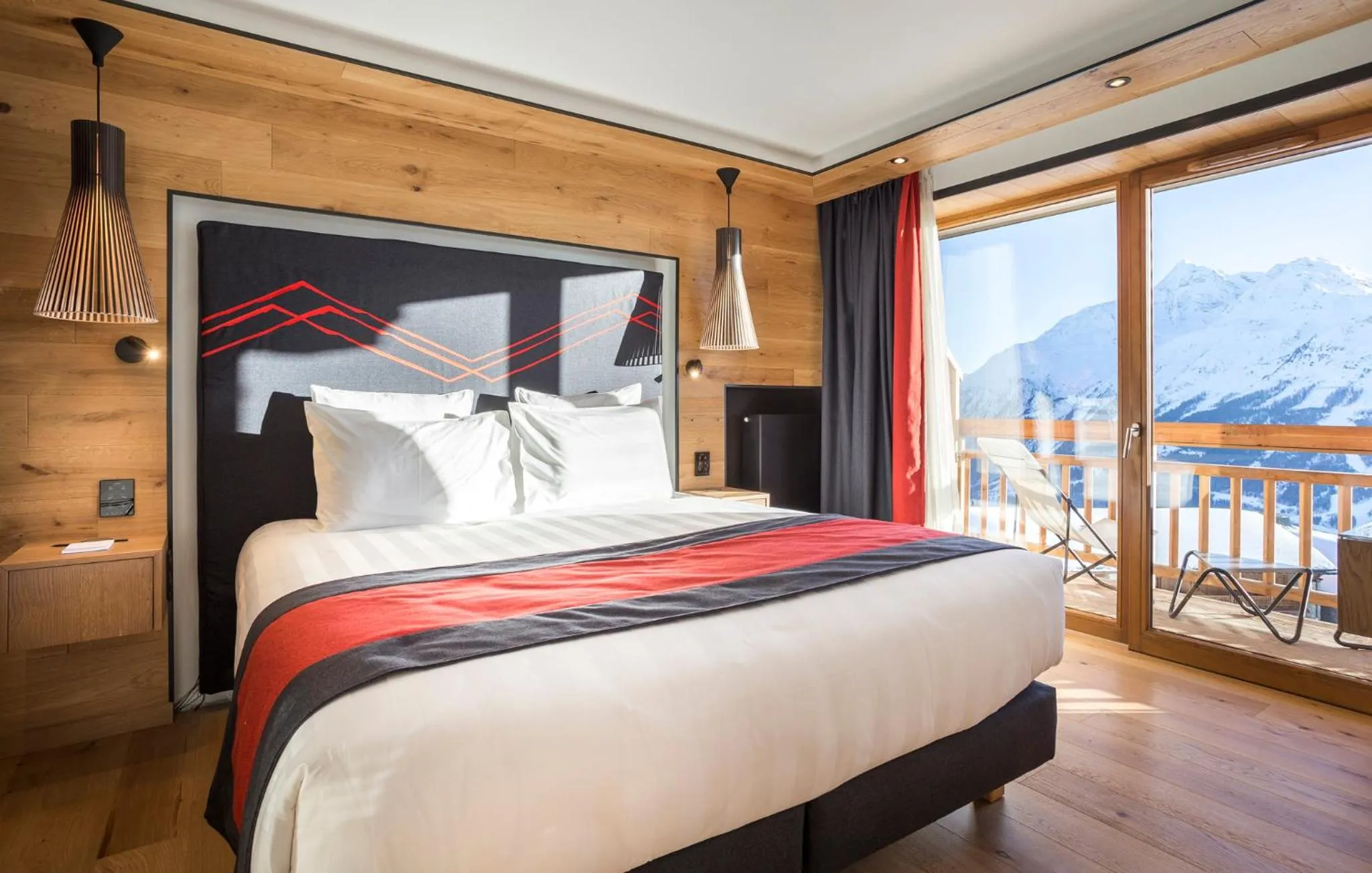 Bed in Hôtel Alparena & Spa - 4 étoiles