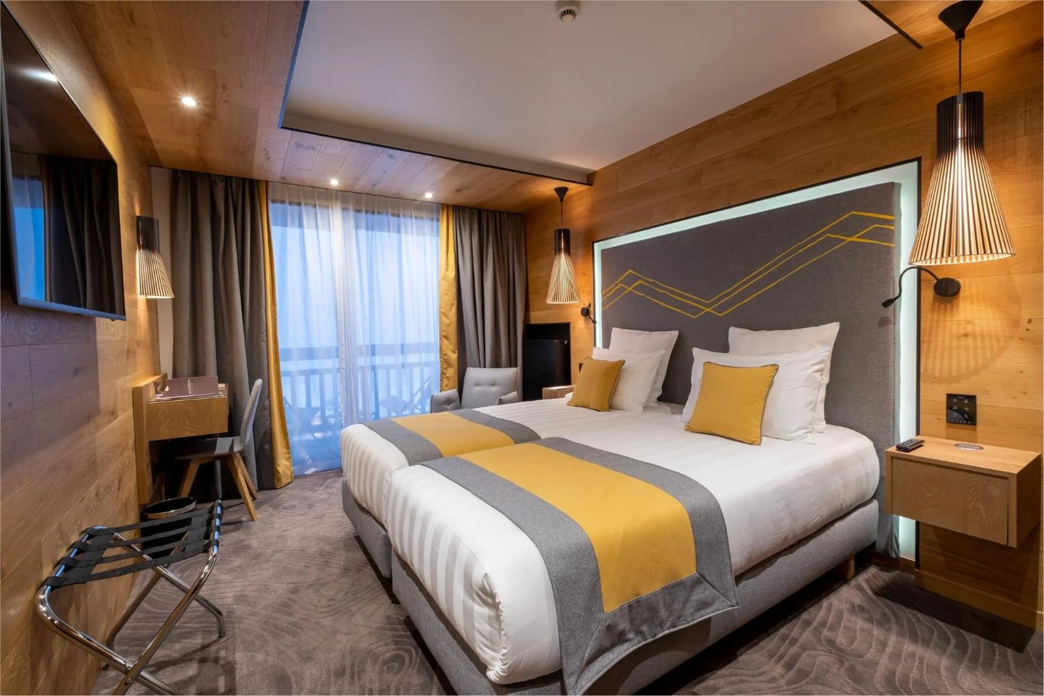 Bed in Hôtel Alparena & Spa - 4 étoiles