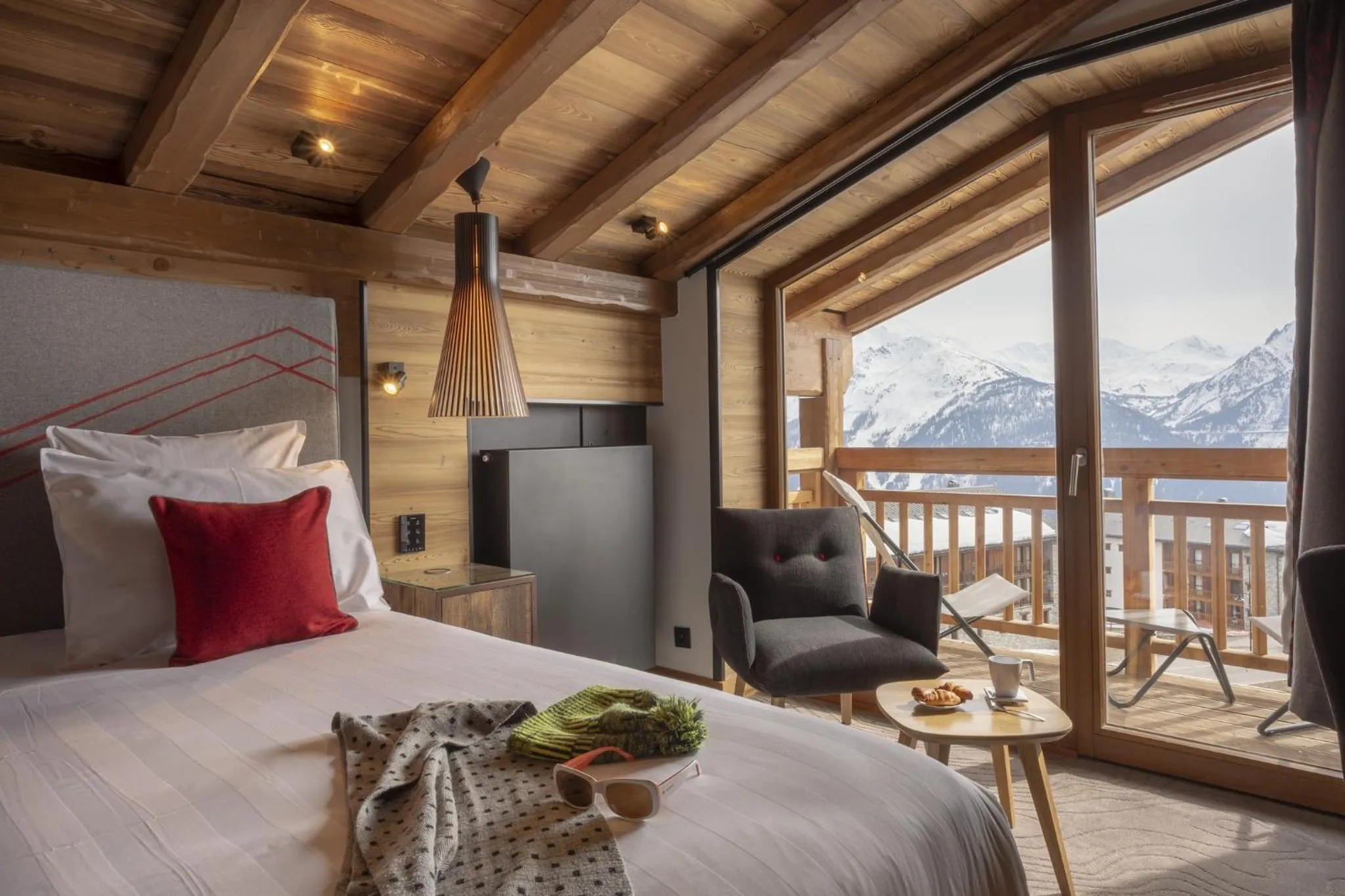 Bed in Hôtel Alparena & Spa - 4 étoiles