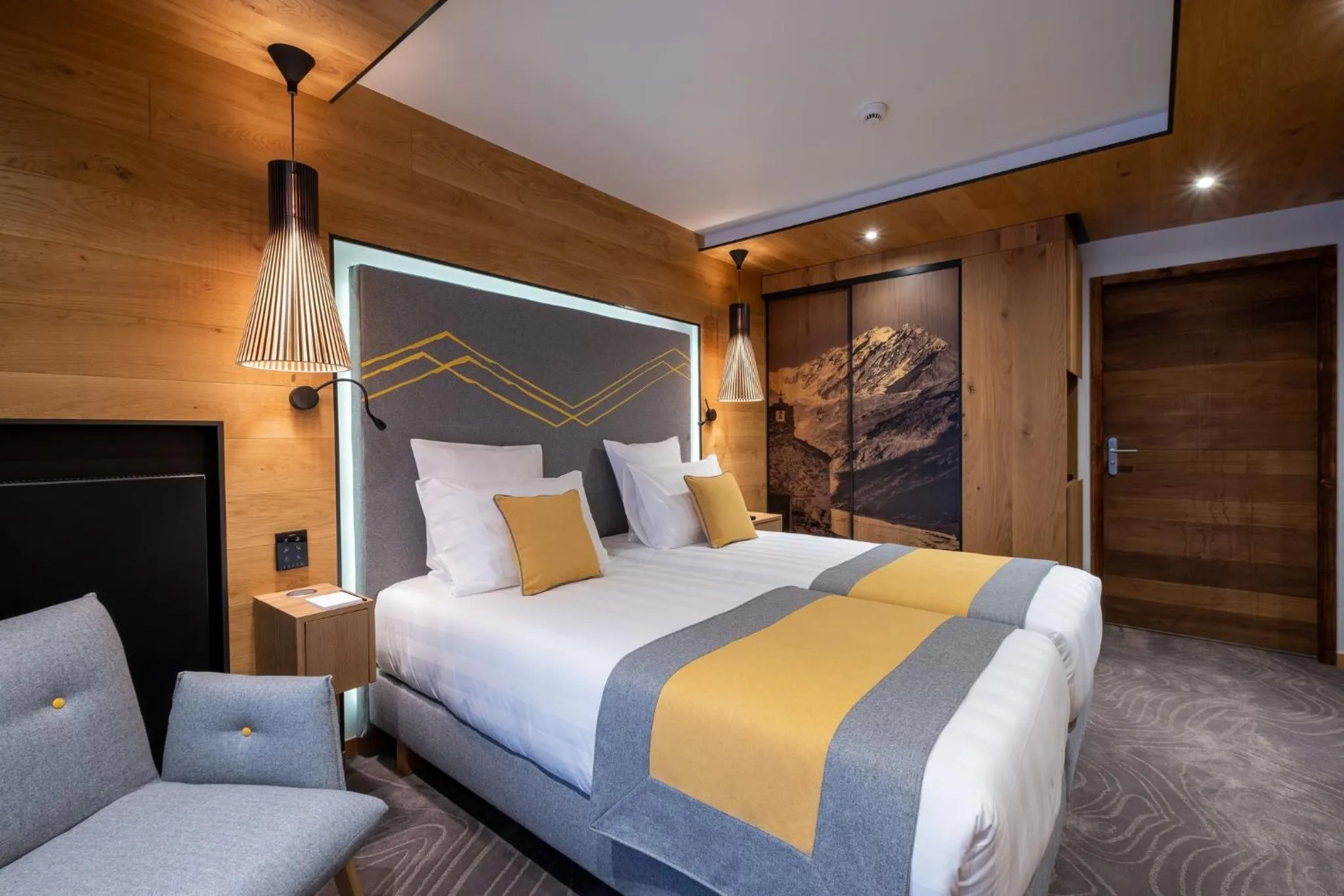 Bed in Hôtel Alparena & Spa - 4 étoiles