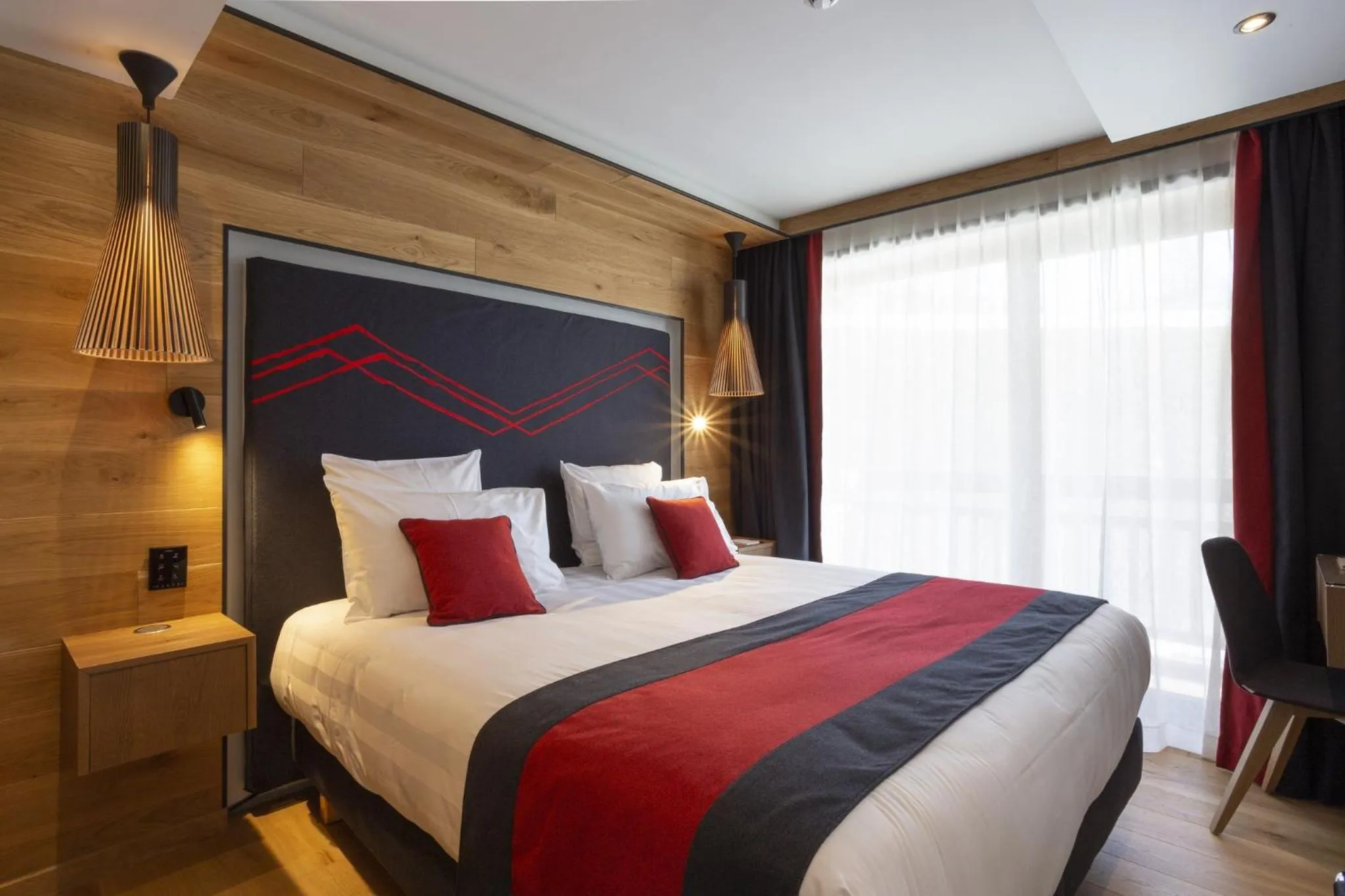 Bed in Hôtel Alparena & Spa - 4 étoiles