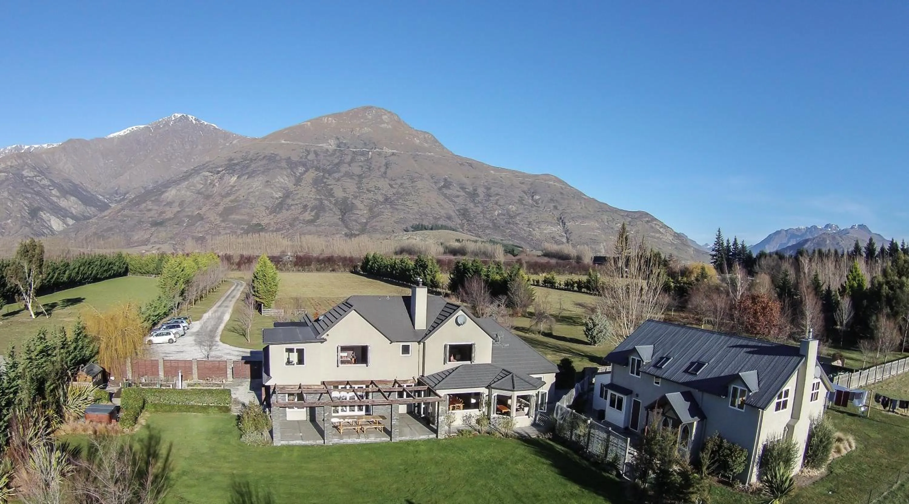 Property building in Queenstown Country Lodge