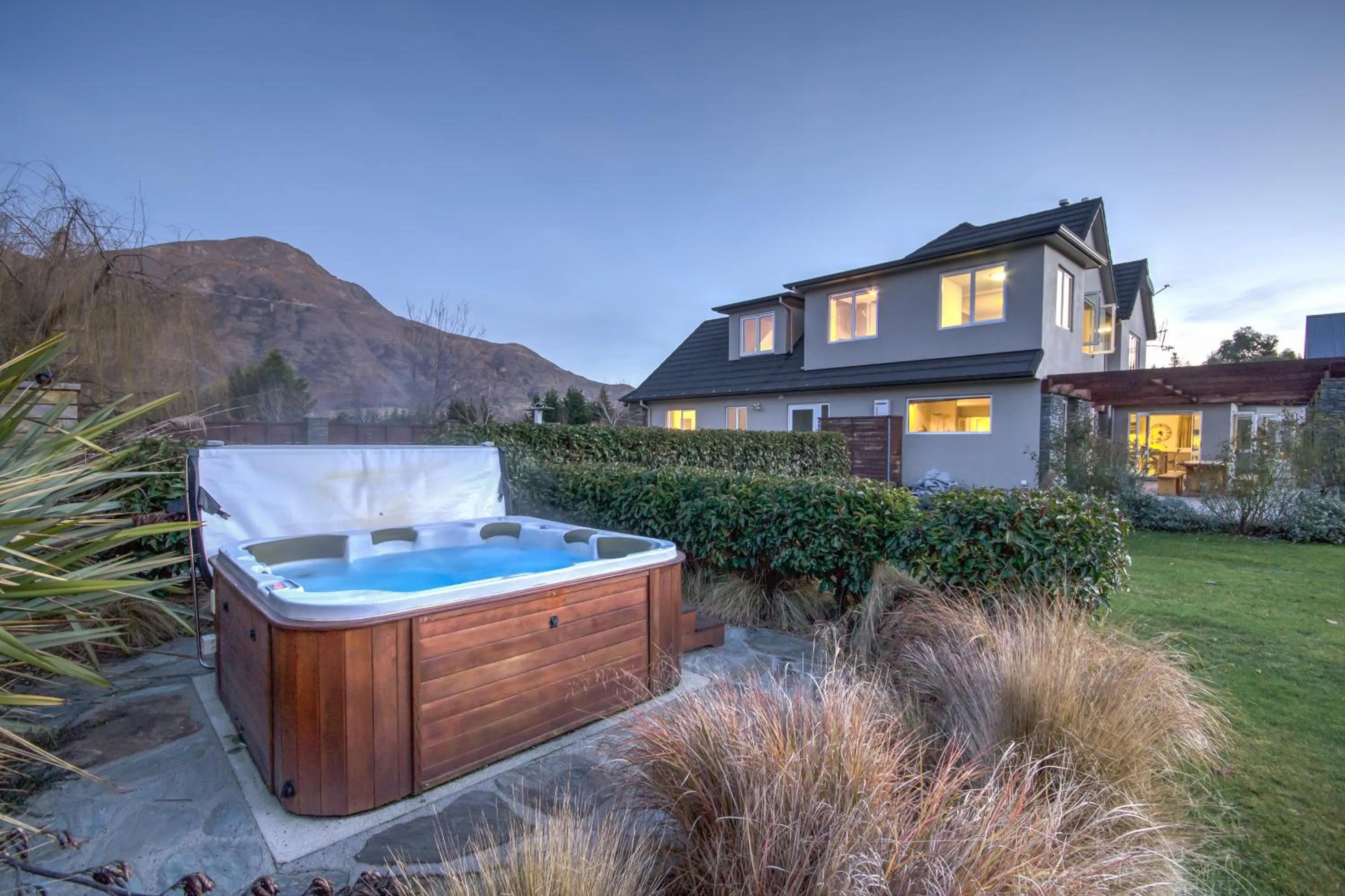 Property building in Queenstown Country Lodge