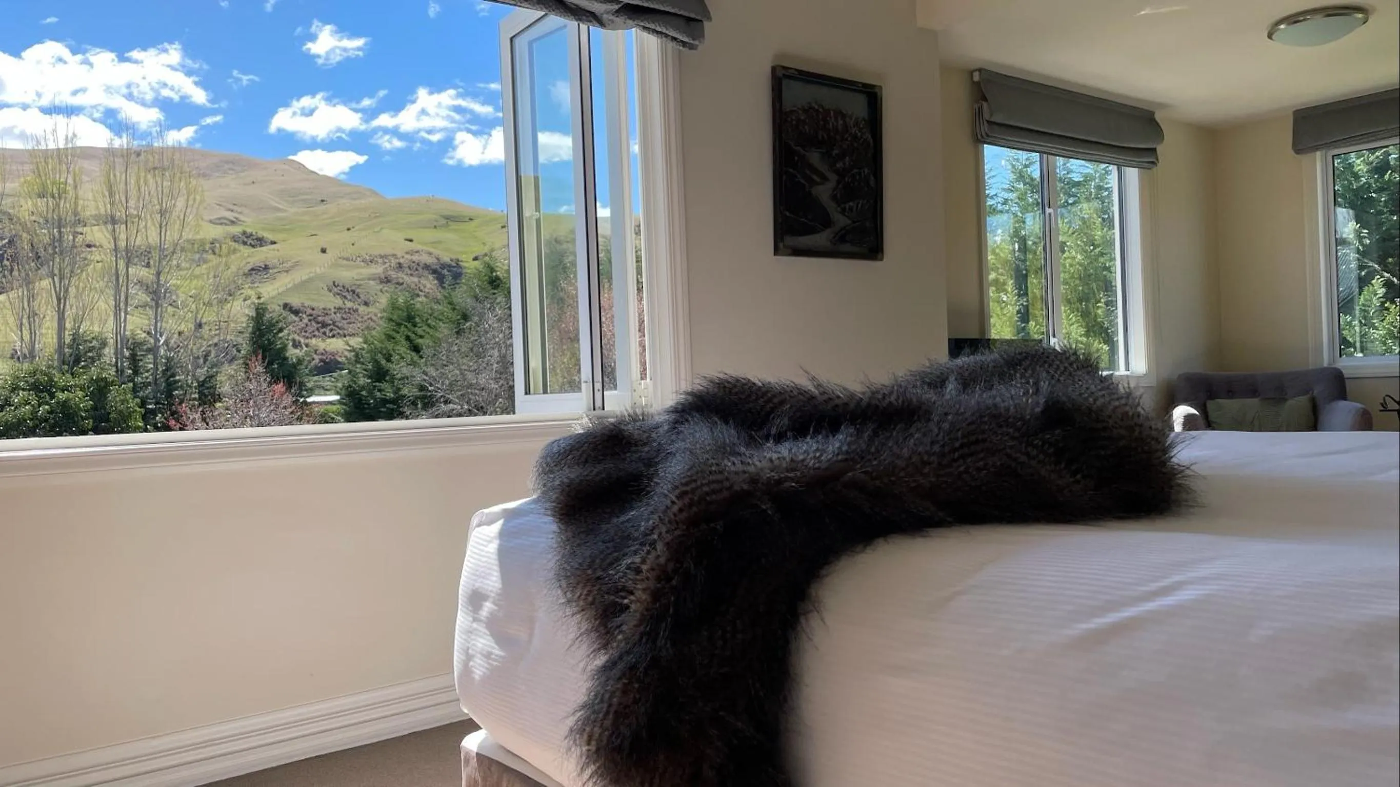 Natural landscape, Bed in Queenstown Country Lodge