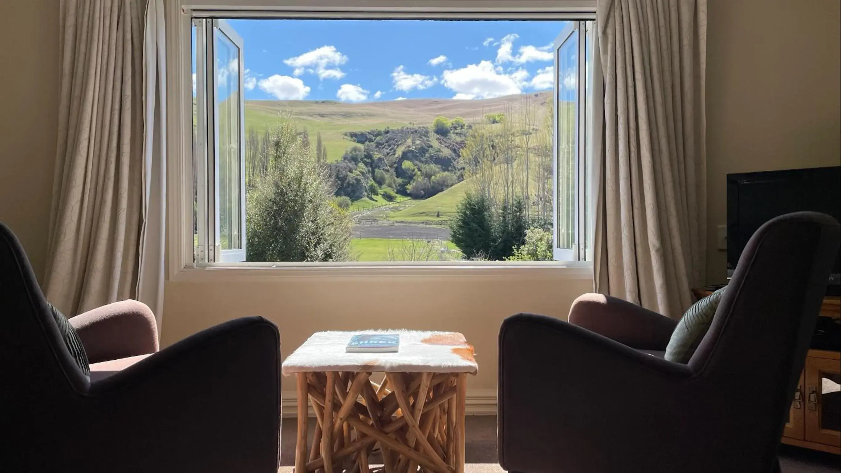 Natural landscape, Seating Area in Queenstown Country Lodge