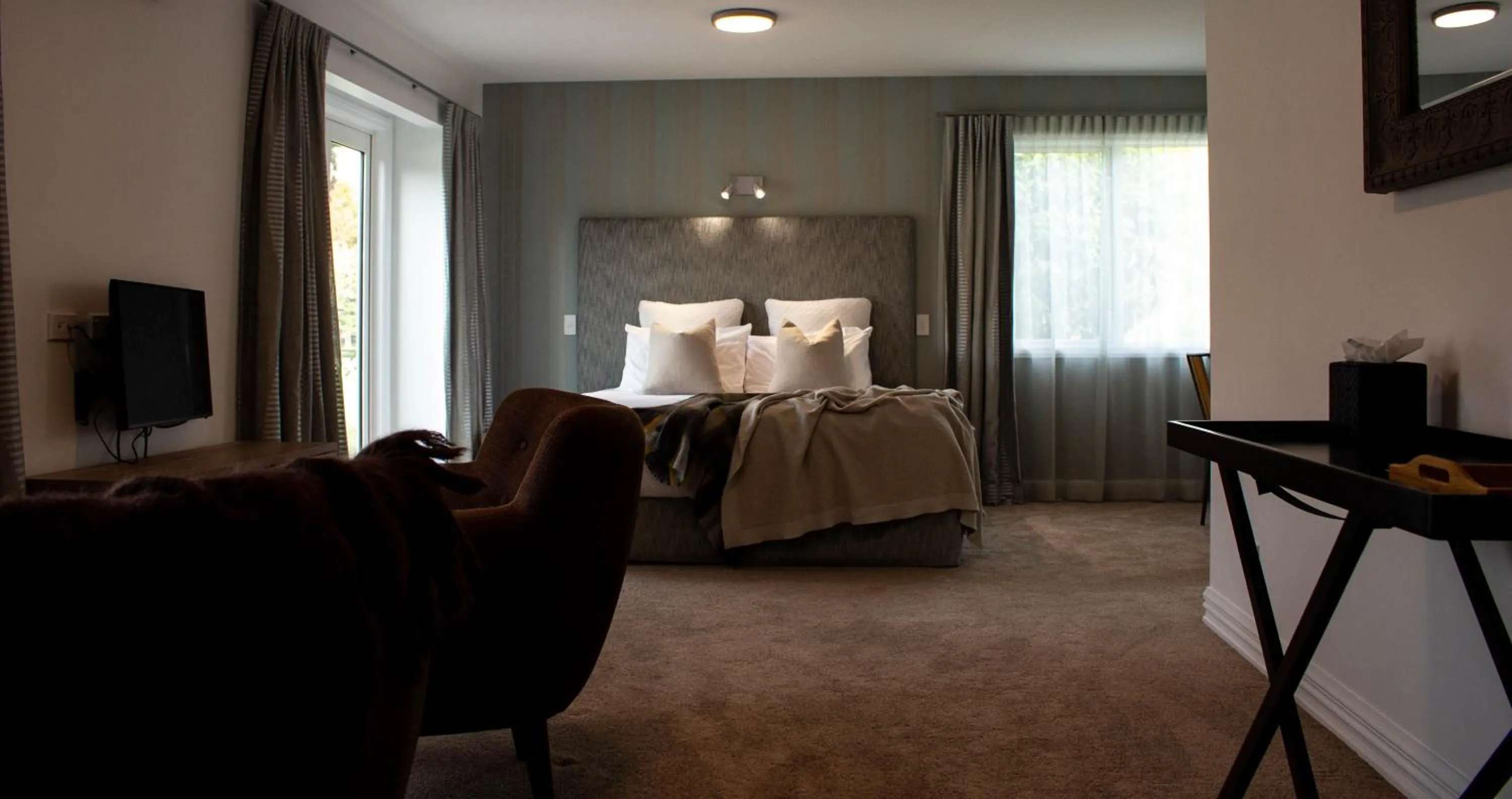 Bedroom, Bed in Queenstown Country Lodge