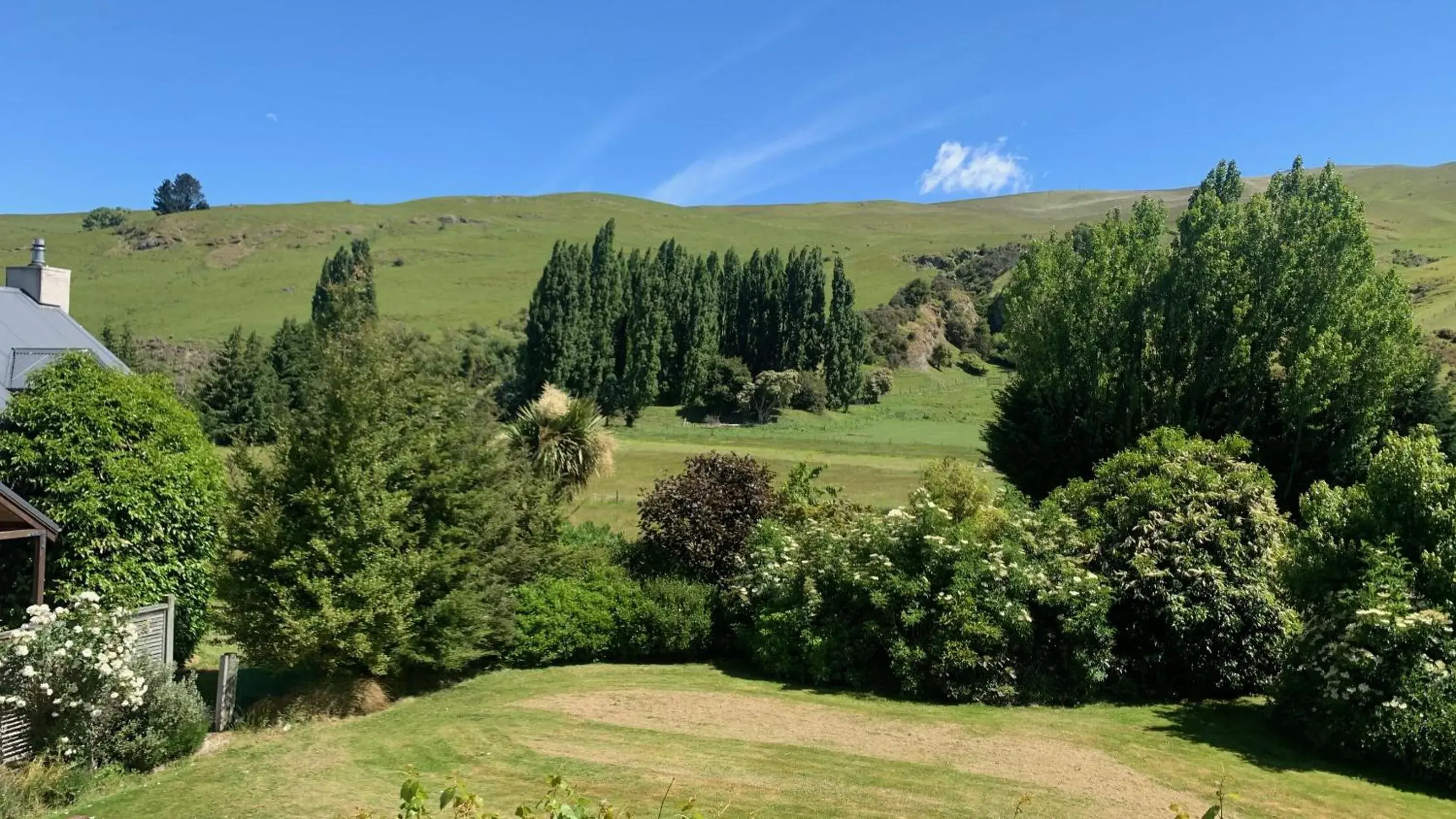 Garden in Queenstown Country Lodge