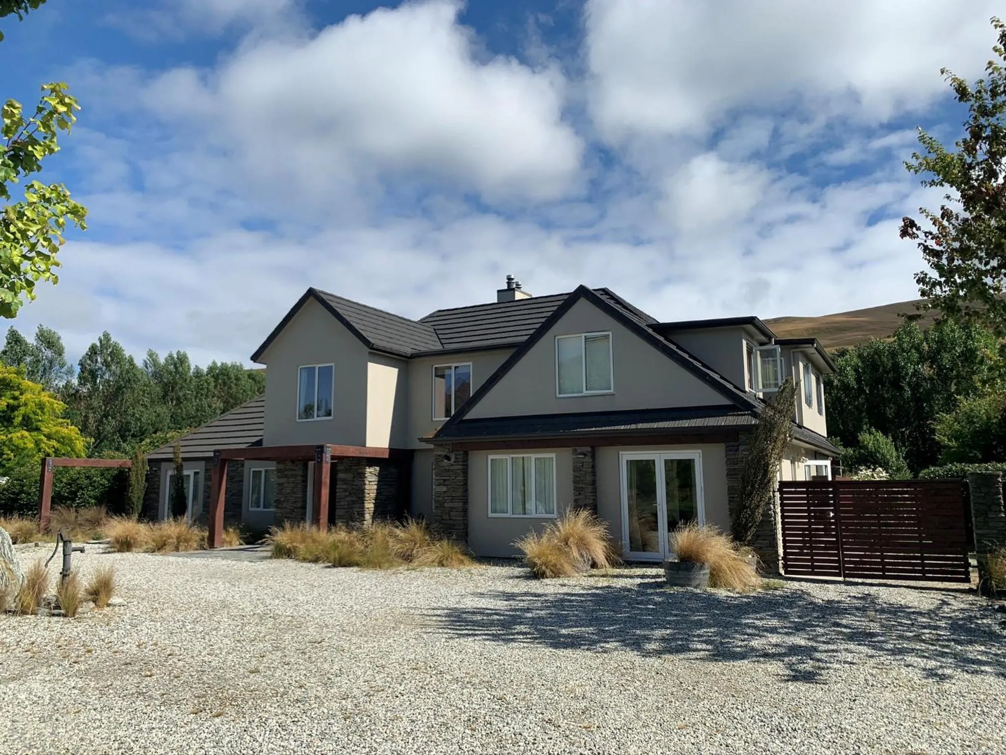 Property building in Queenstown Country Lodge