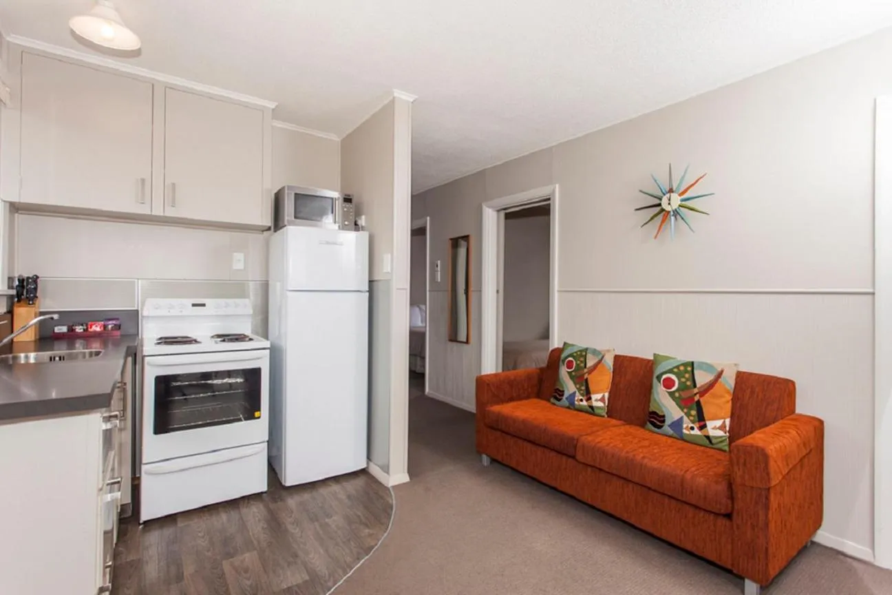 Kitchen or kitchenette in Wanaka View Motel