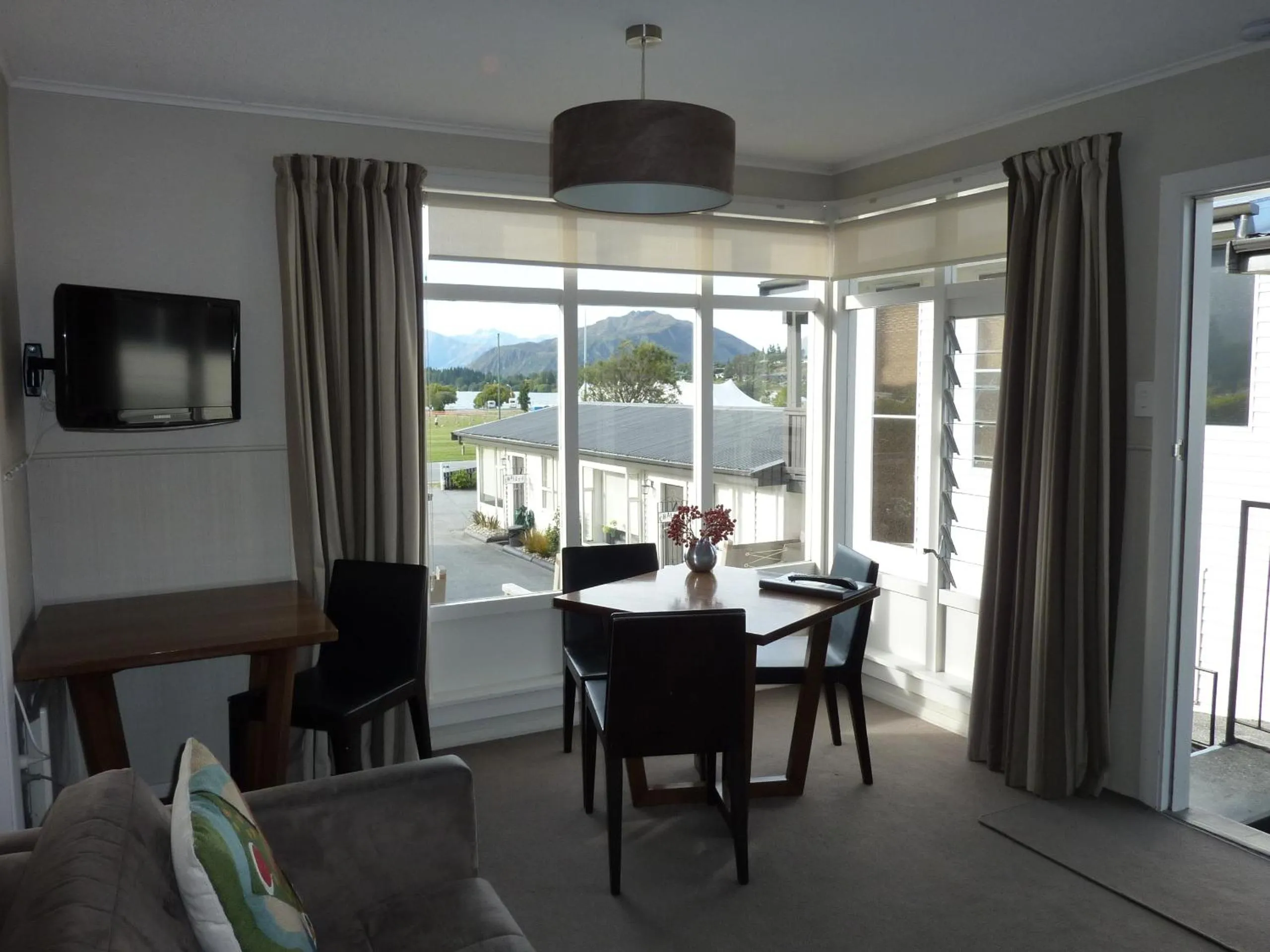 Dining area in Wanaka View Motel