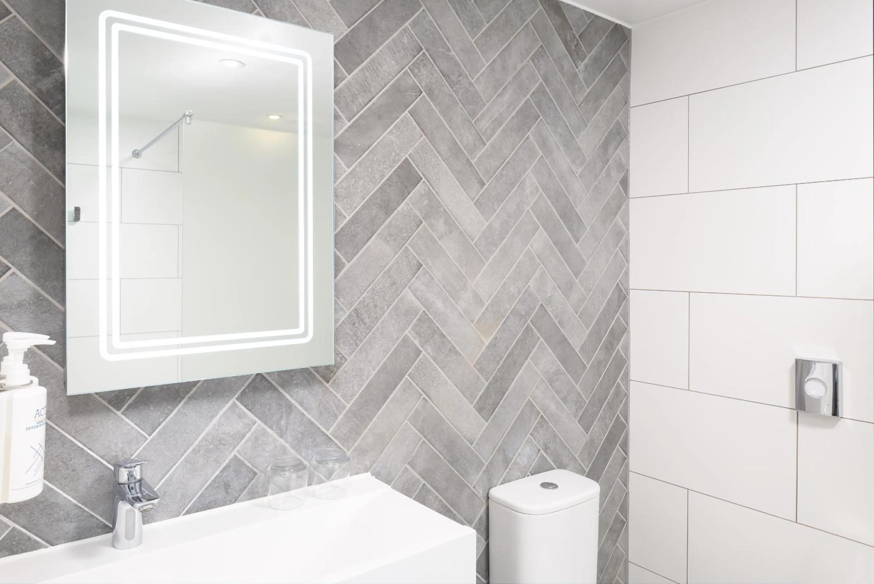 Bathroom in Four Points Flex by Sheraton London Shoreditch East