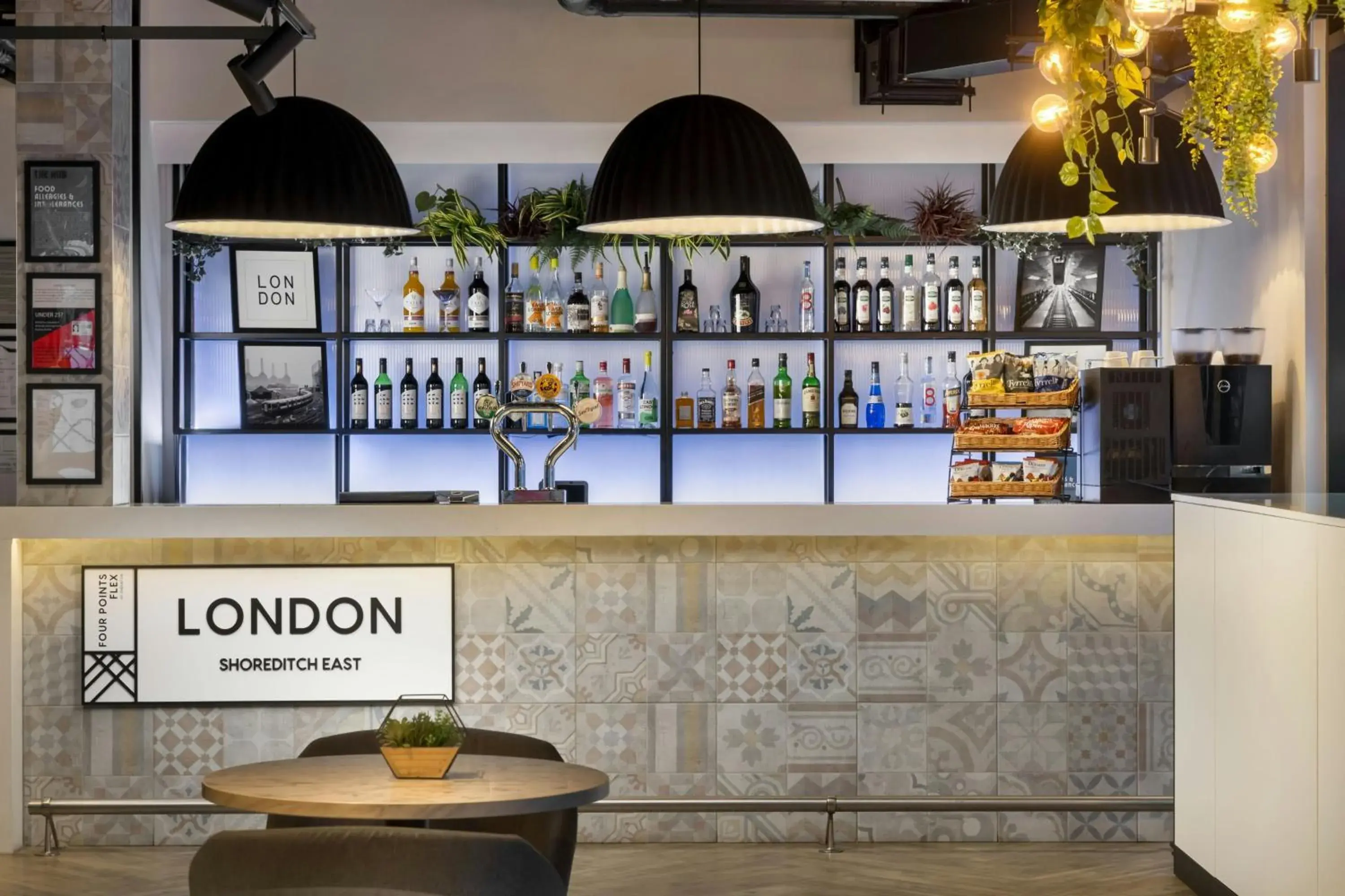 Lounge or bar in Four Points Flex by Sheraton London Shoreditch East Lounge or bar in Four Points Flex by Sheraton London Shoreditch East