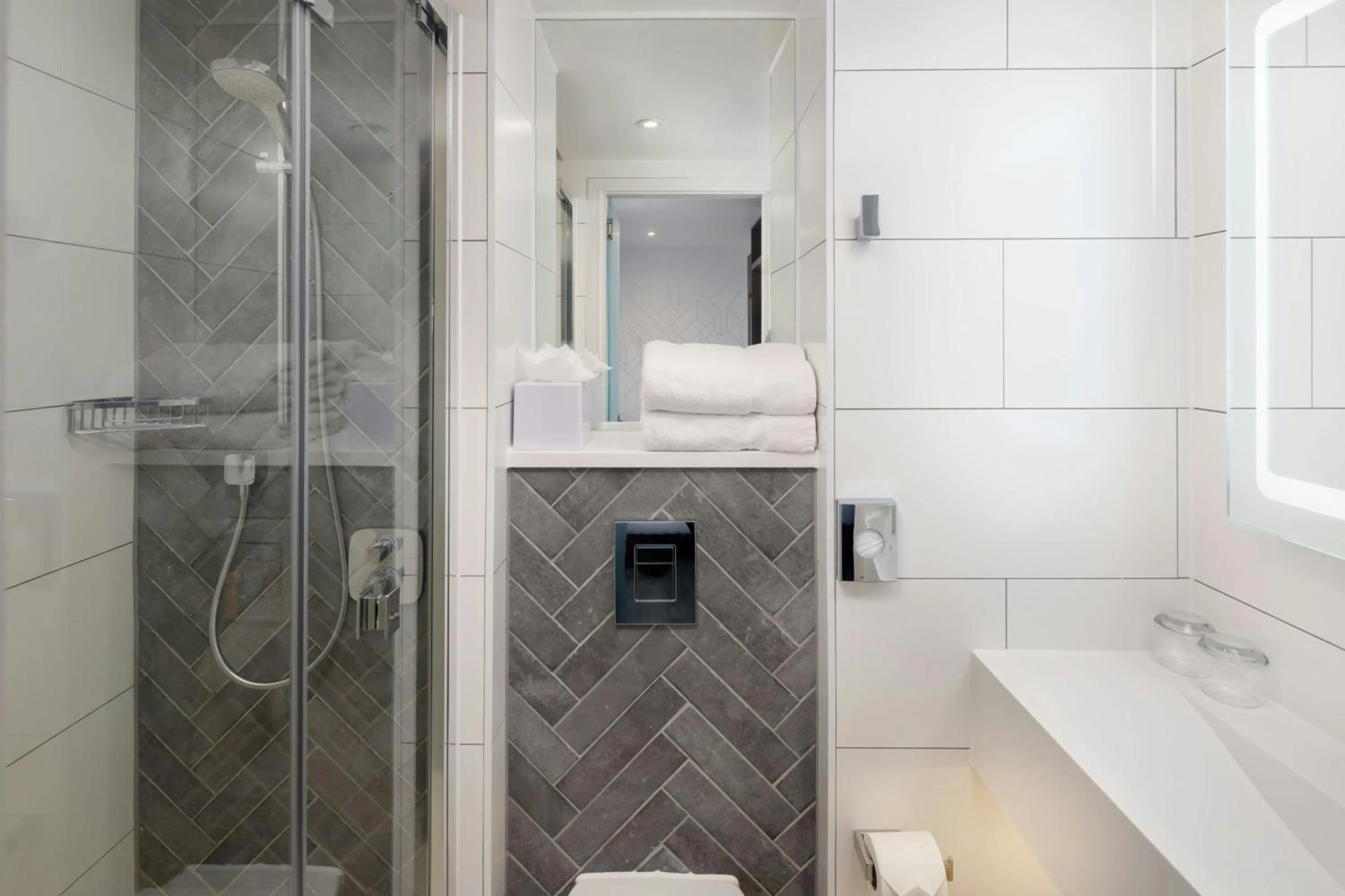Bathroom in Four Points Flex by Sheraton London Shoreditch East