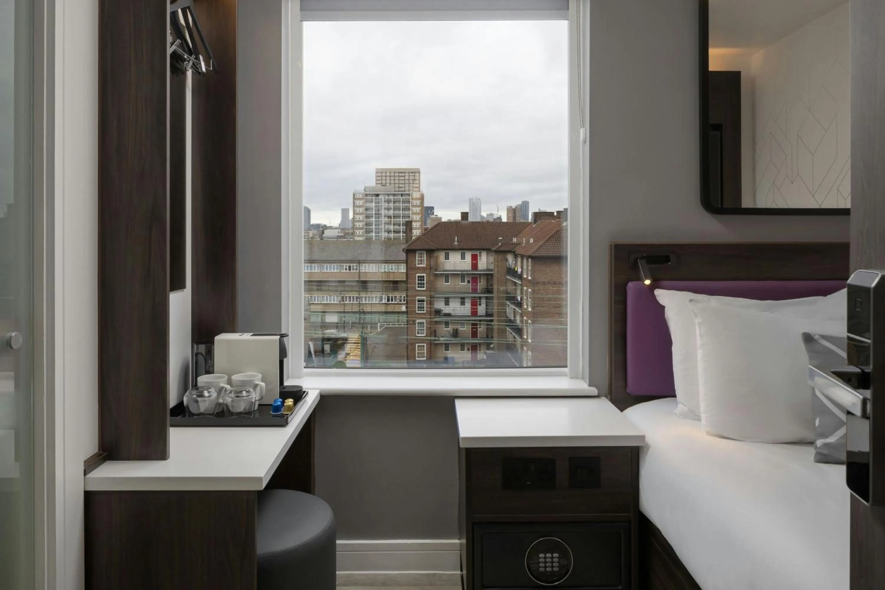 Photo of the whole room, Bed in Four Points Flex by Sheraton London Shoreditch East